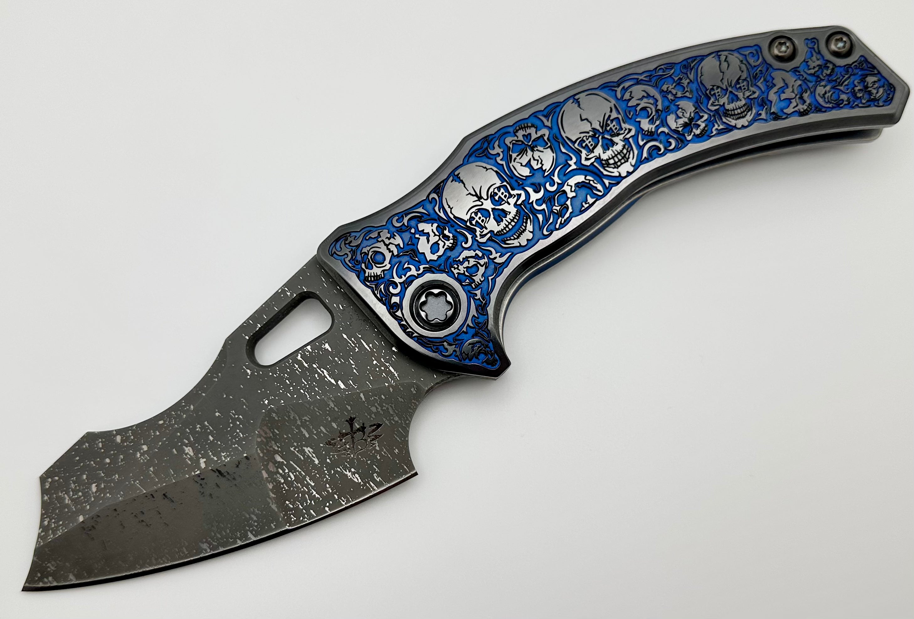 Borka Blades Mike Bond Shylock: Premium Blue/Black Hula Skulls & Guru Compound Grind Knife