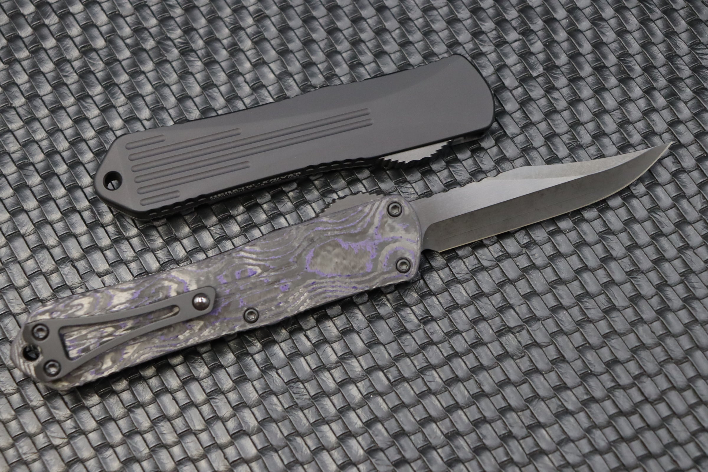 Heretic Knives Manticore E Bowie - Premium DLC & Purple Camo Carbon OTF Knife