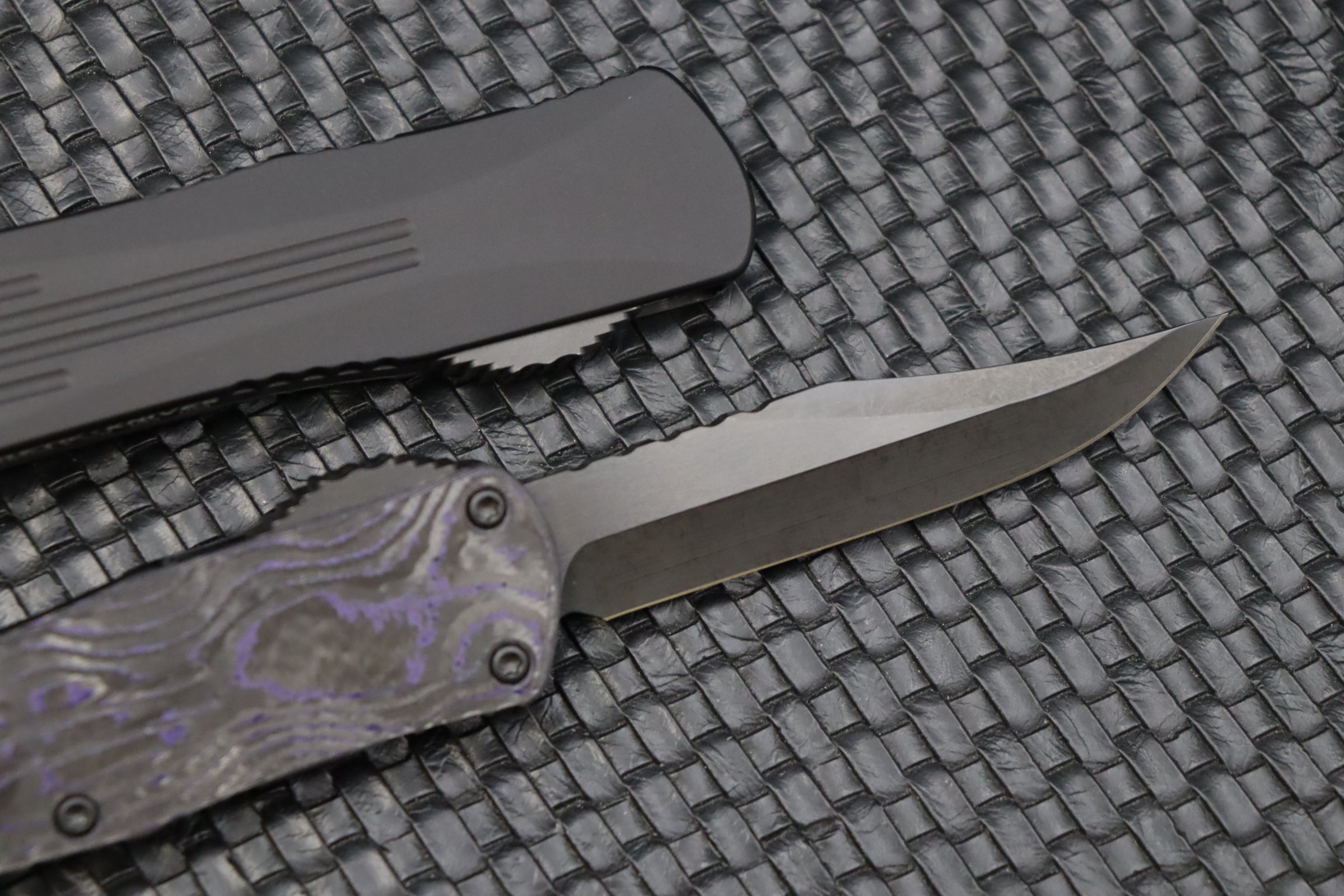 Heretic Knives Manticore E Bowie - Premium DLC & Purple Camo Carbon OTF Knife