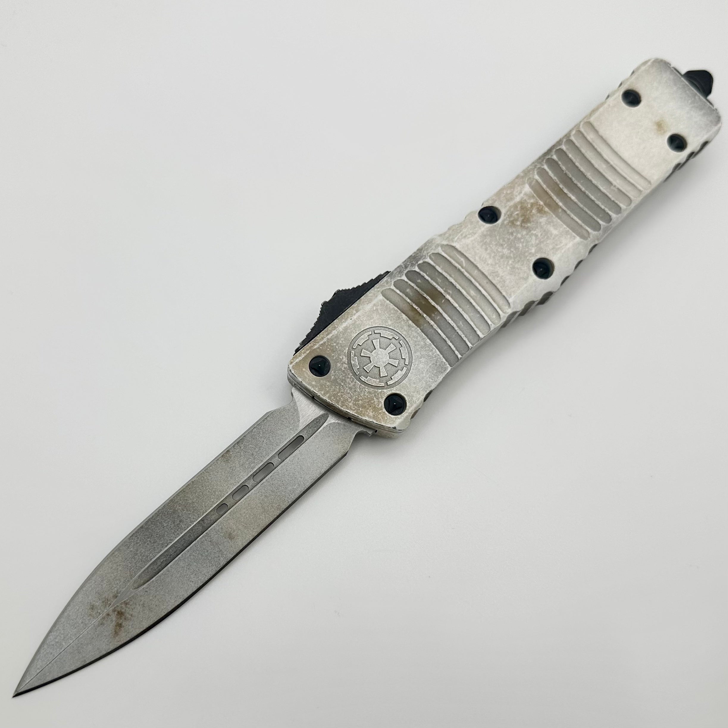 Microtech Combat Troodon Sand Trooper D/E 142-1SAD - Premium Tactical OTF Knife