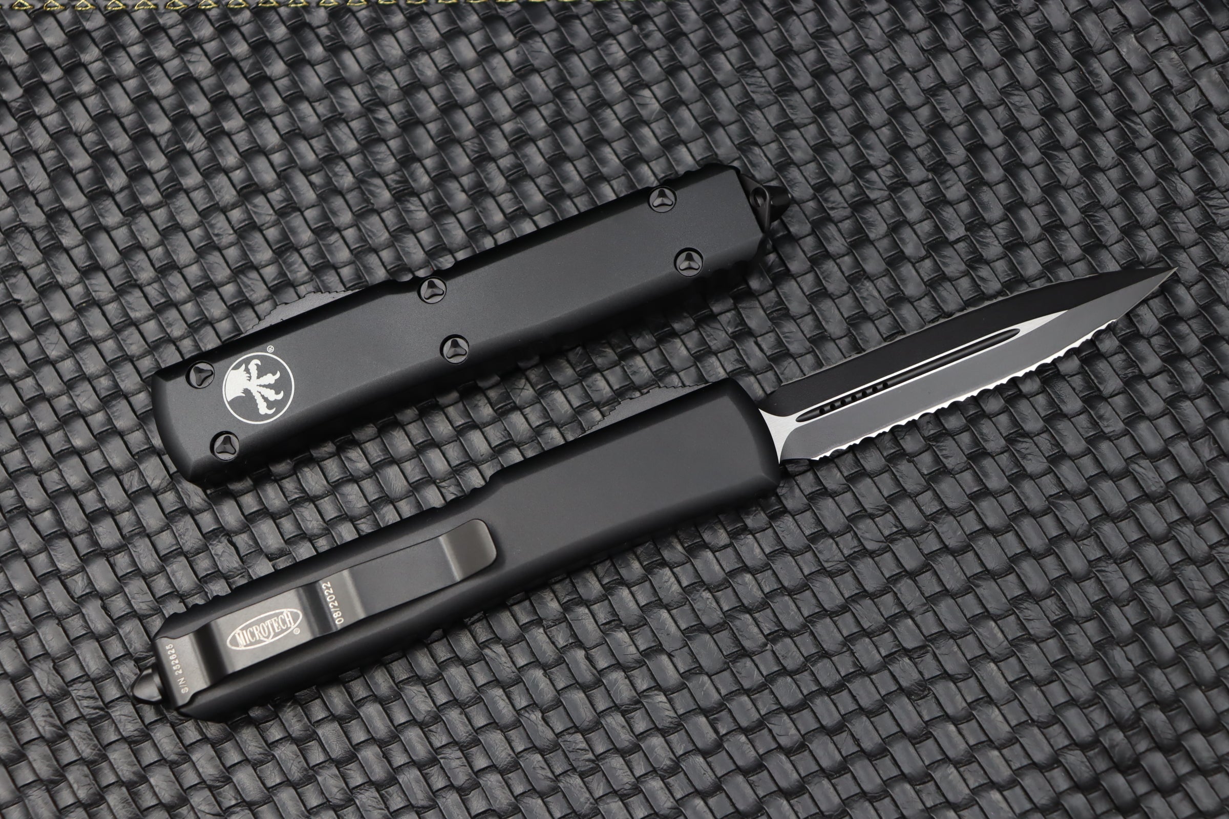 Microtech Ultratech D/E Tactical Knife - Premium Double Serrated Blade