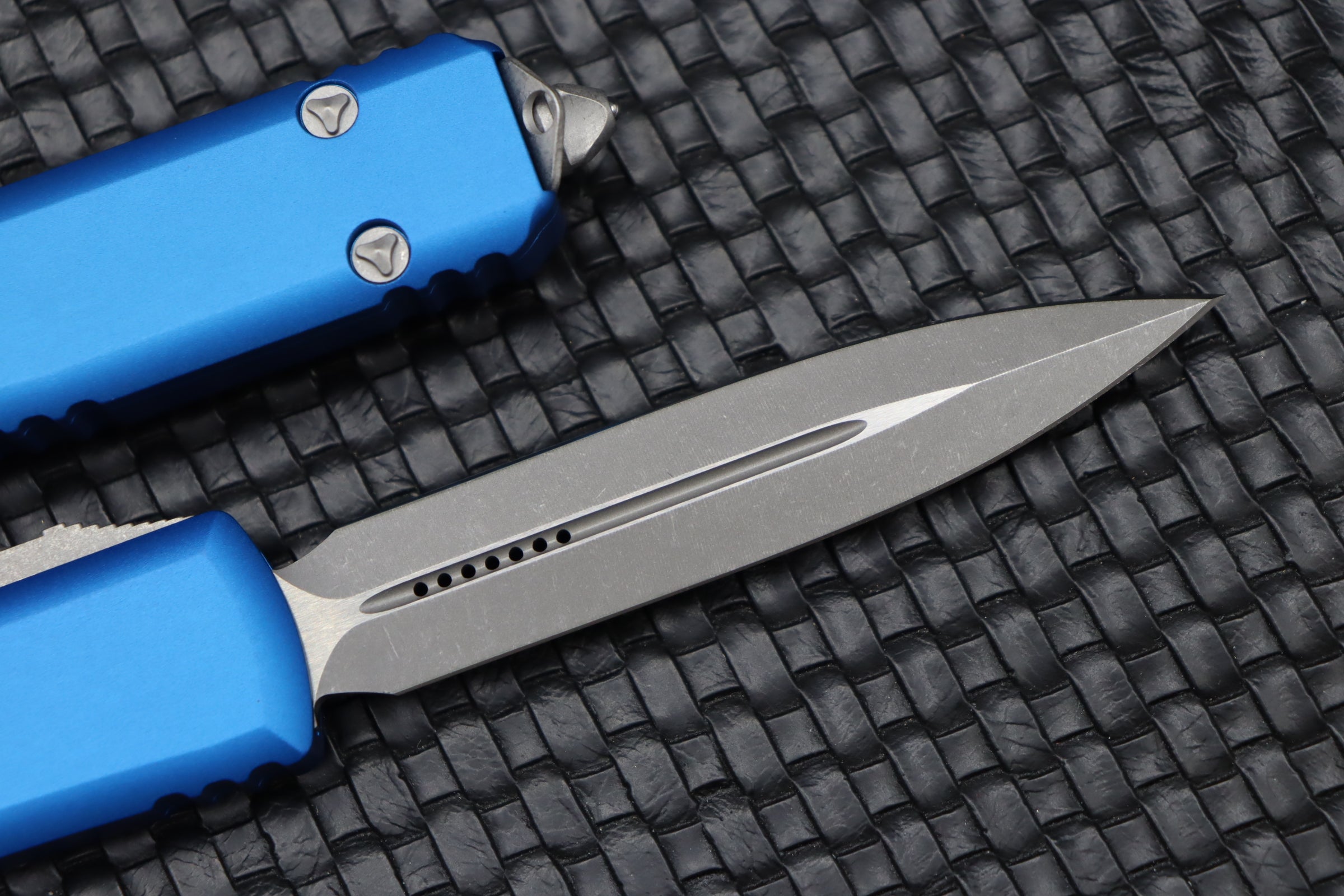 Microtech Ultratech Double Edge Apocalyptic Standard & Blue 122-10APBL - Ultimate Tactical Knife