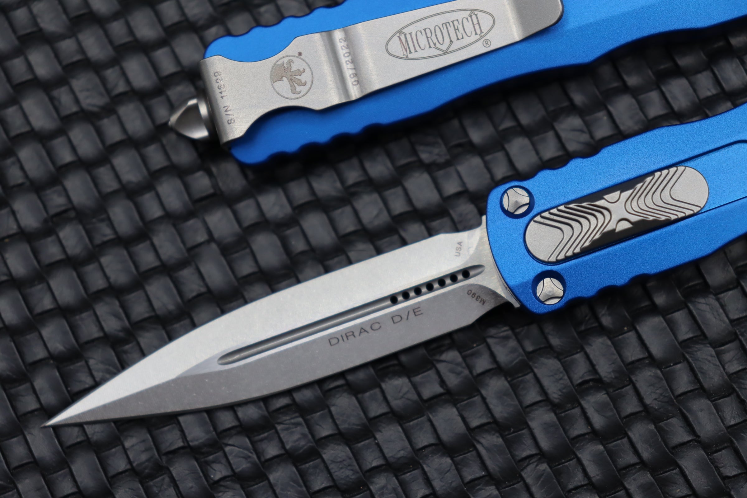 Microtech Dirac D/E Premium Stonewash & Blue Tactical Knife