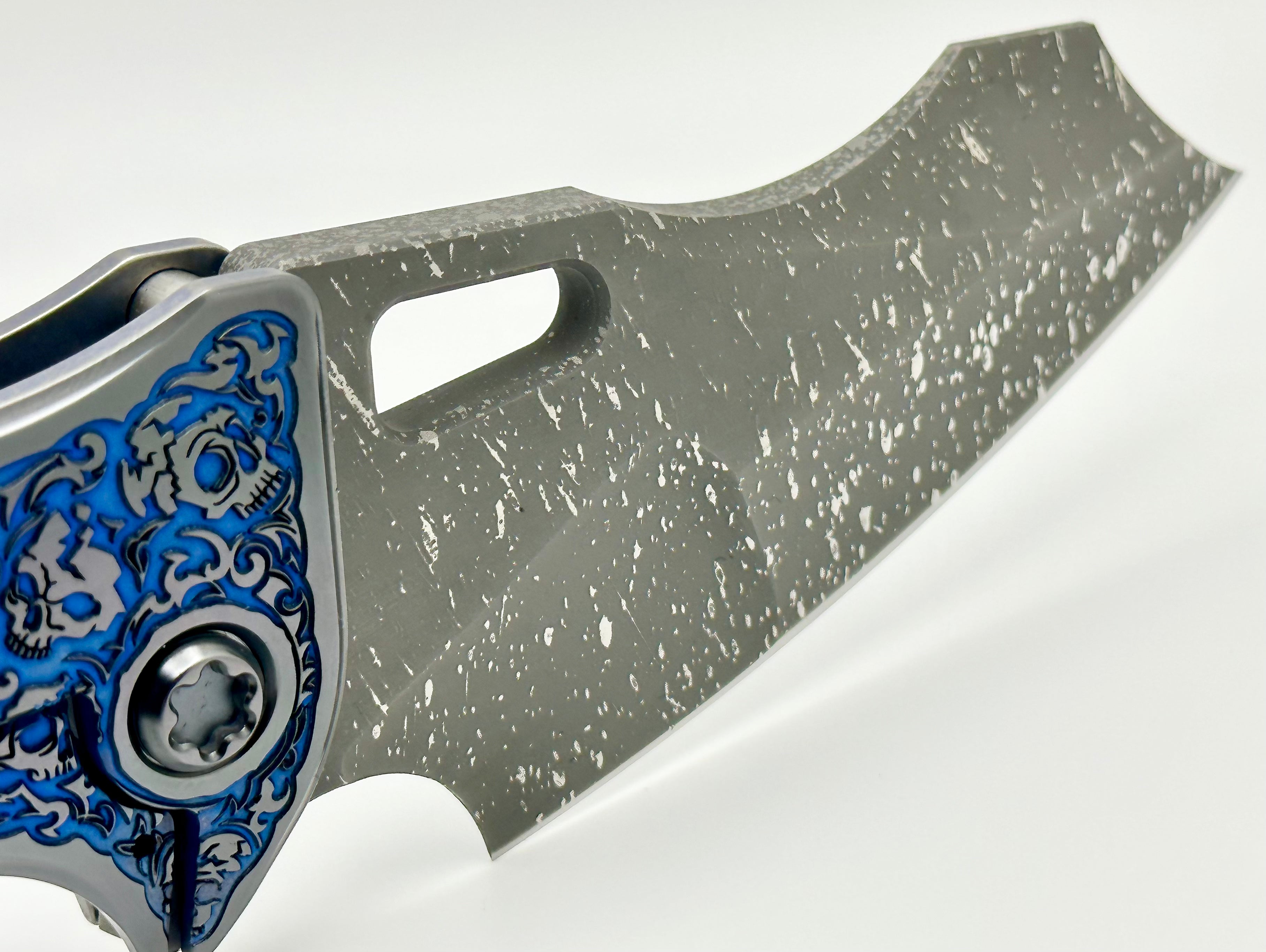 Borka Blades Mike Bond Shylock: Premium Blue/Black Hula Skulls & Guru Compound Grind Knife