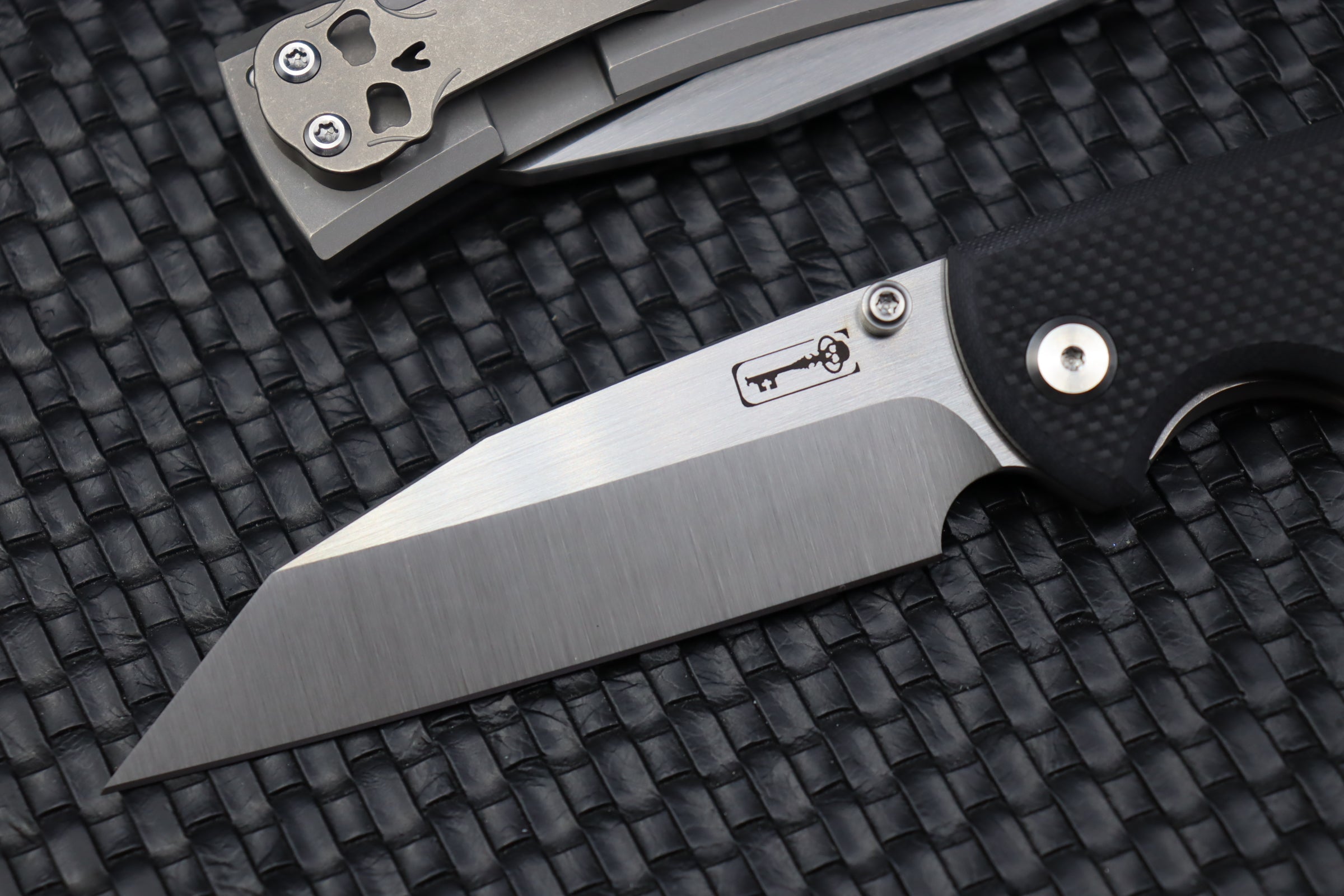Premium Chaves Knives 229 Sangre Wharncliffe - Ultimate M390 & Black G-10 EDC