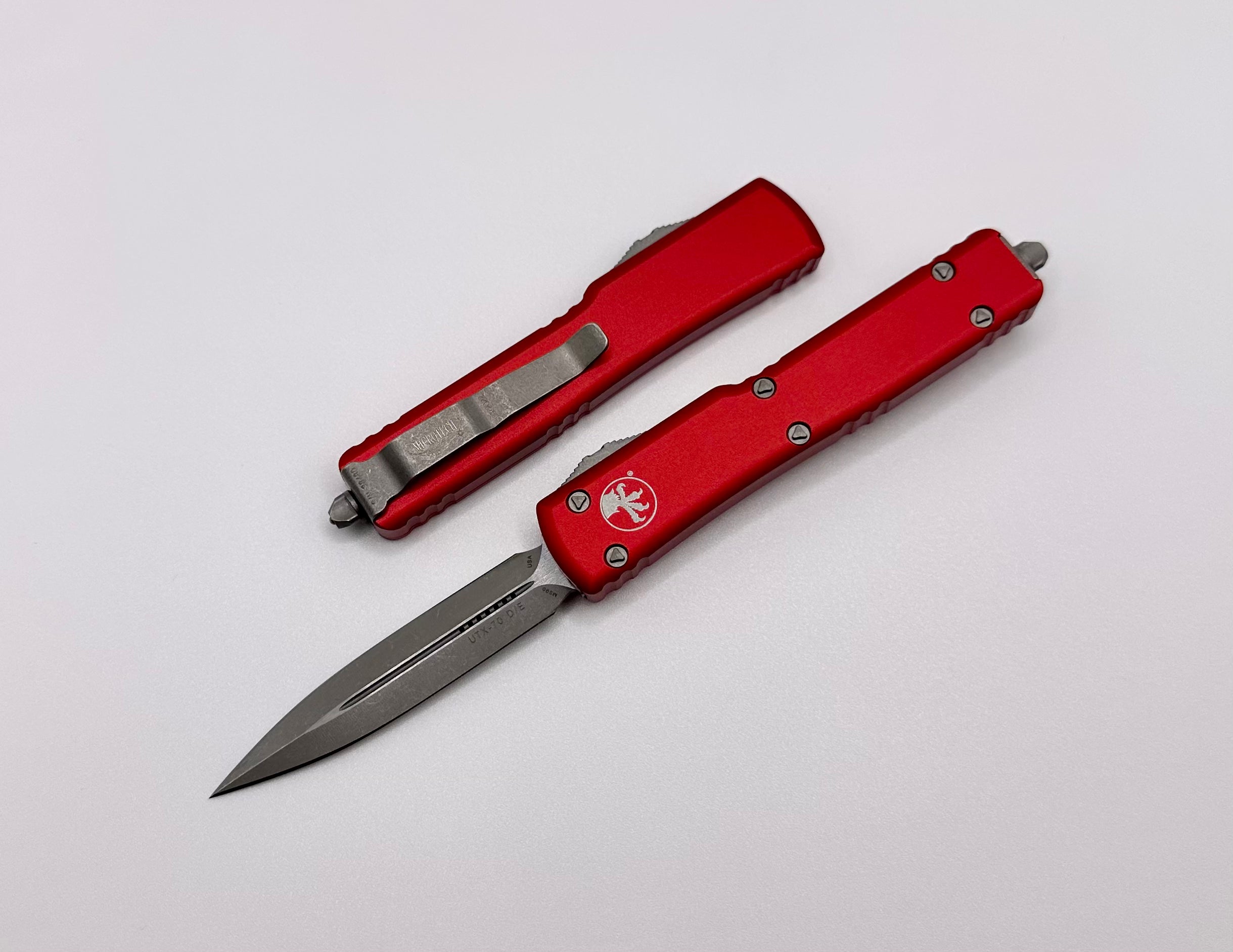 Premium Microtech UTX-70 Apocalyptic D/E Knife - Compact & Red