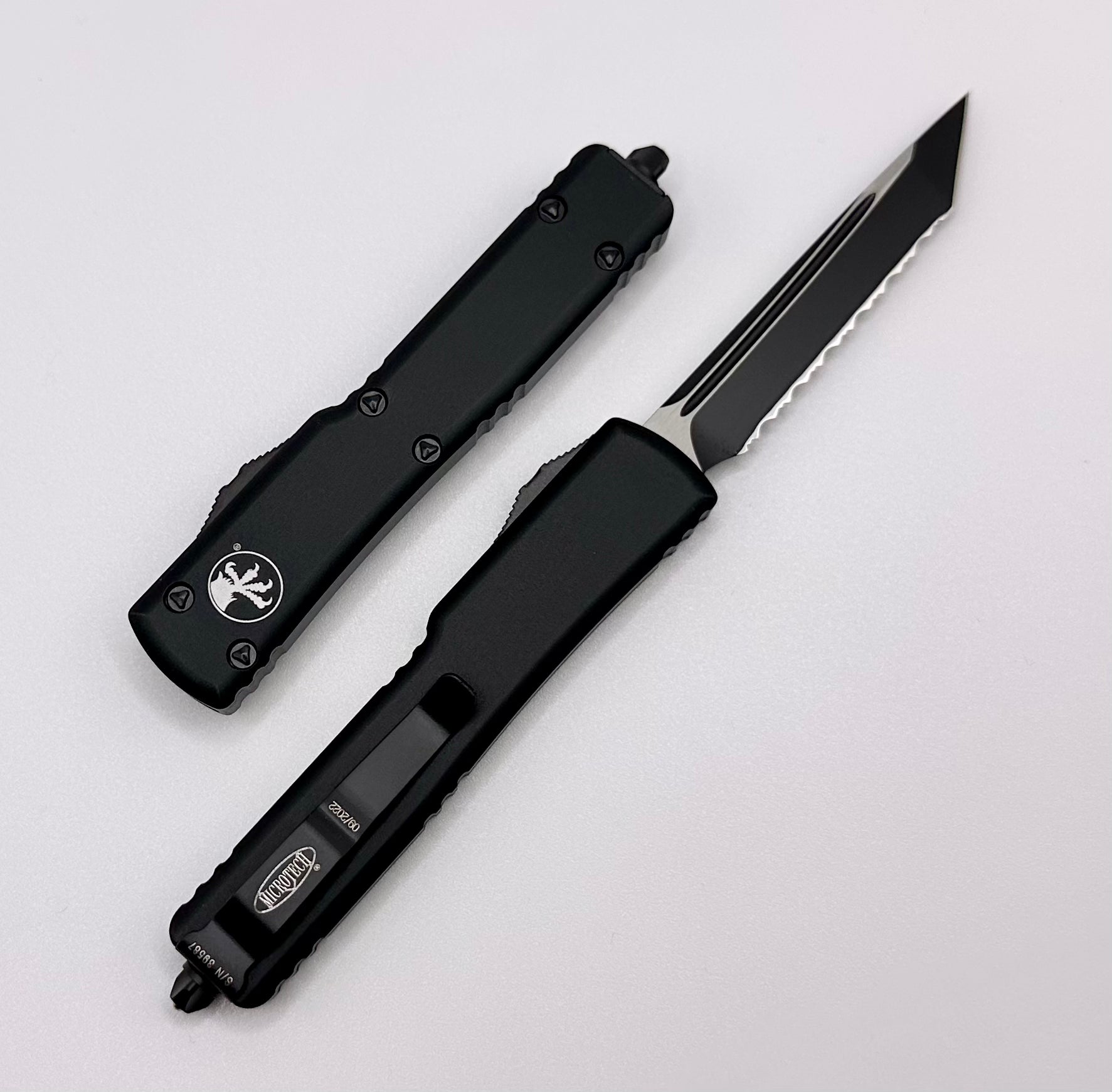 Microtech UTX-70 T/E Fully Serrated Tactical Knife - Compact & Premium