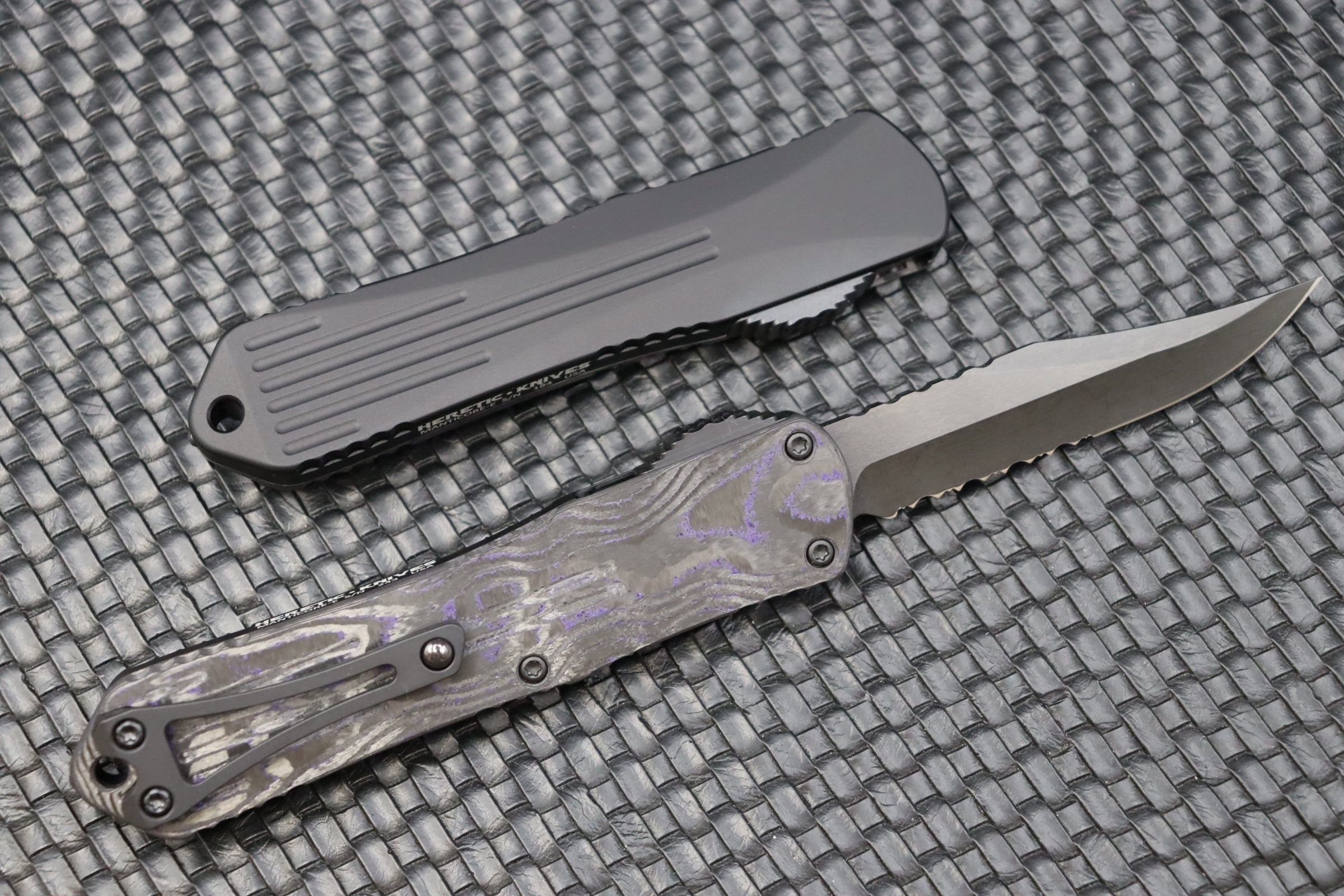 Heretic Knives Manticore E Serrated Bowie Tactical OTF Knife - DLC & Purple Camo Carbon