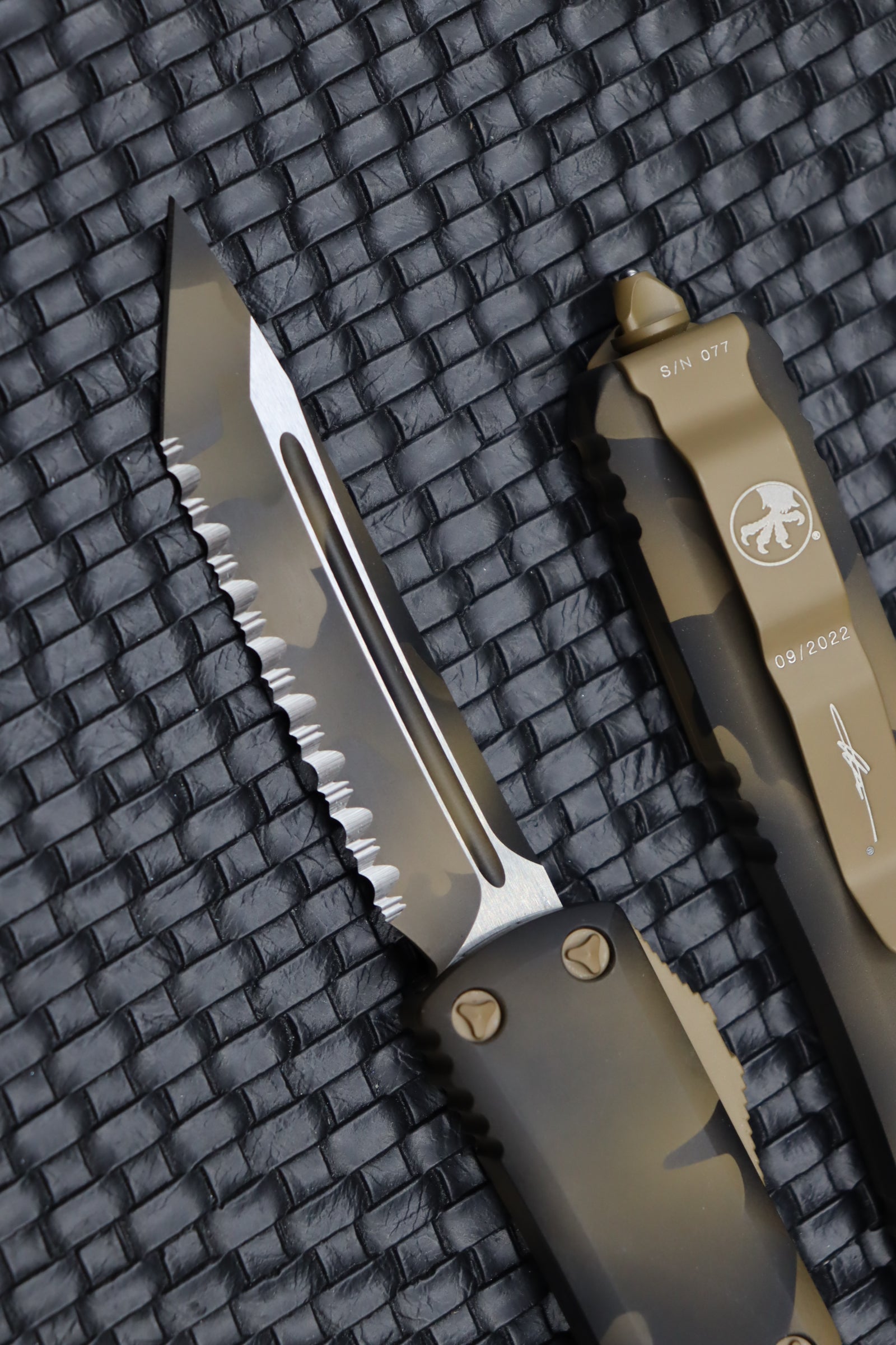 Microtech UTX-85 Tanto T/E Fully Serrated Coyote Camo - Ultimate EDC Knife