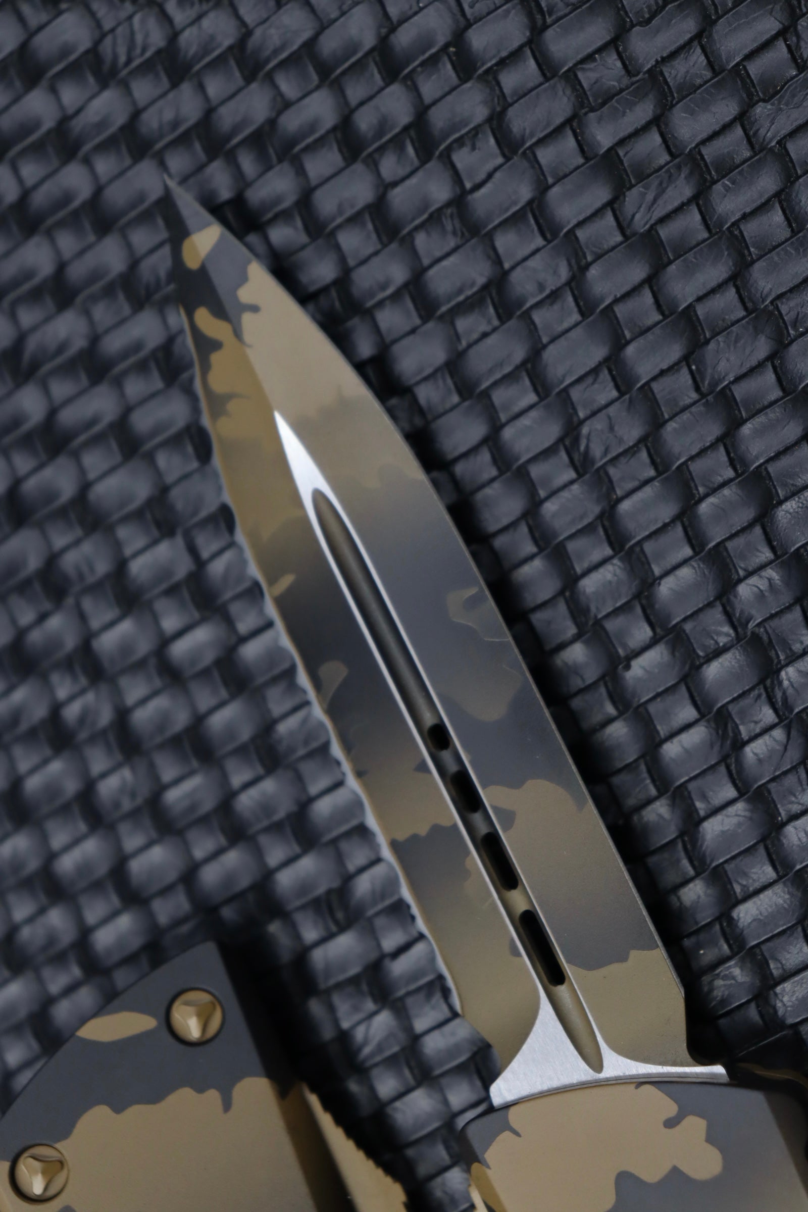 Premium Microtech Combat Troodon Coyote Camo - Ultimate Tactical OTF Knife