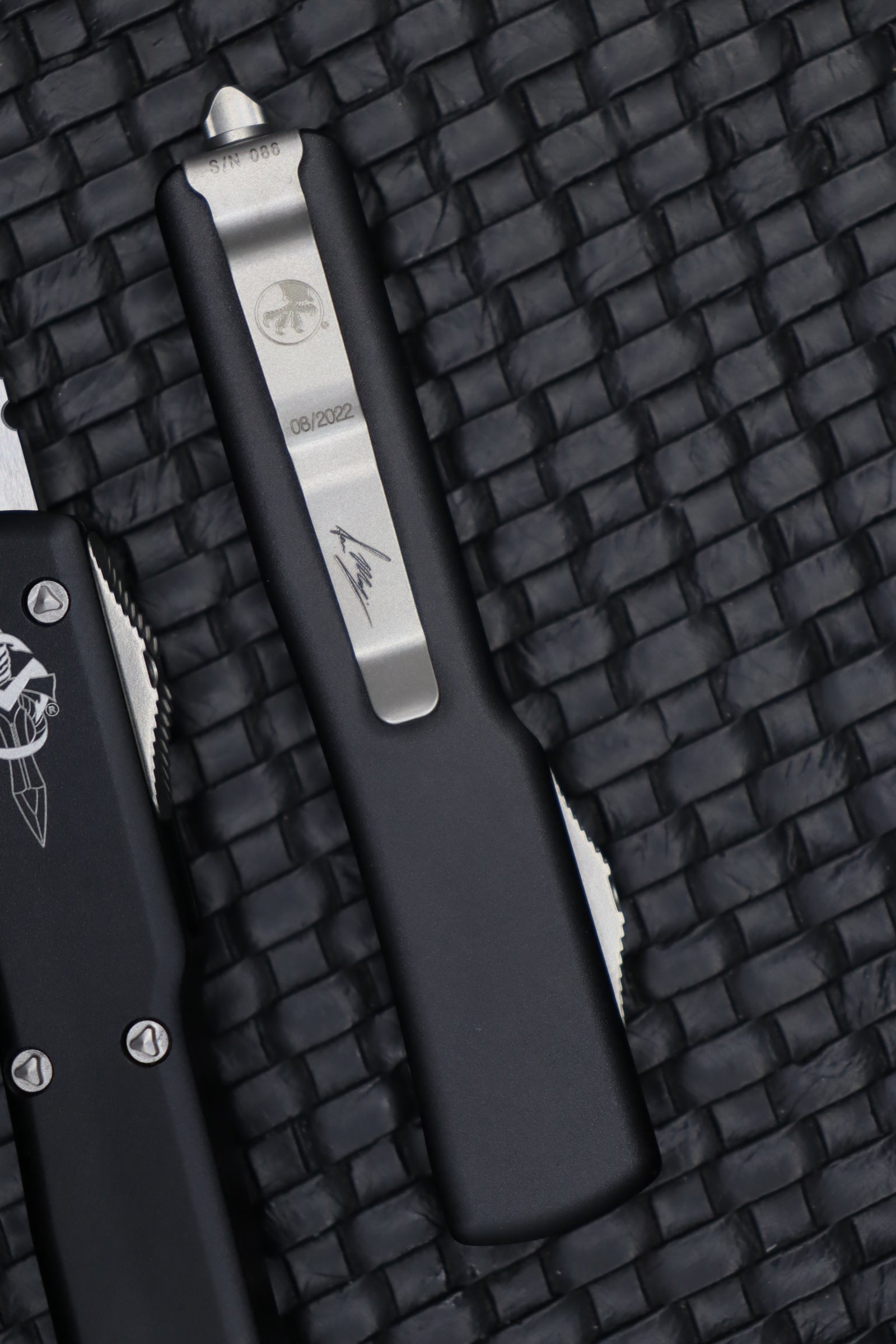 Microtech UTX-70 Hellhound Satin & Black – Ultimate Compact Tactical Knife