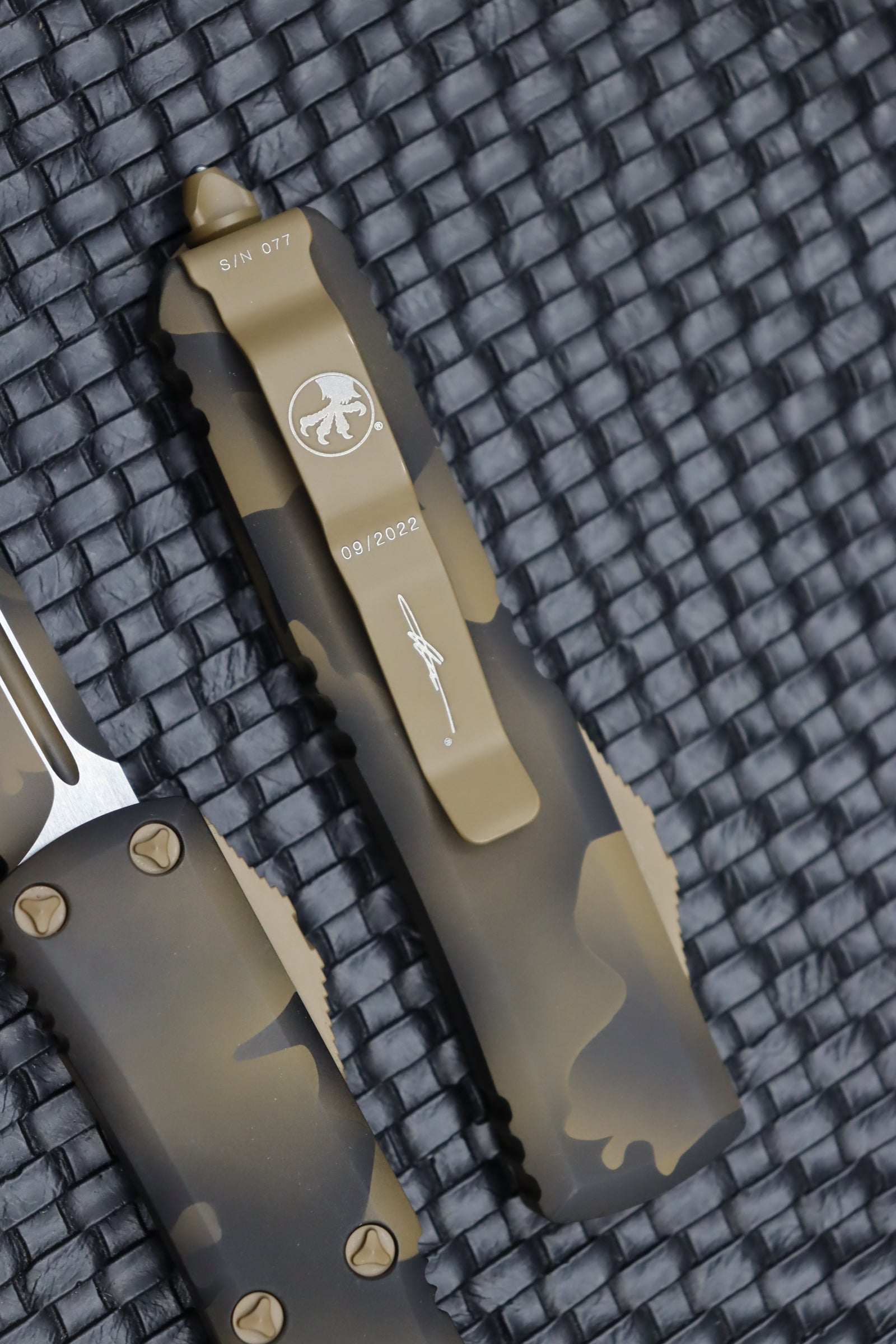 Microtech UTX-85 Tanto T/E Fully Serrated Coyote Camo - Ultimate EDC Knife