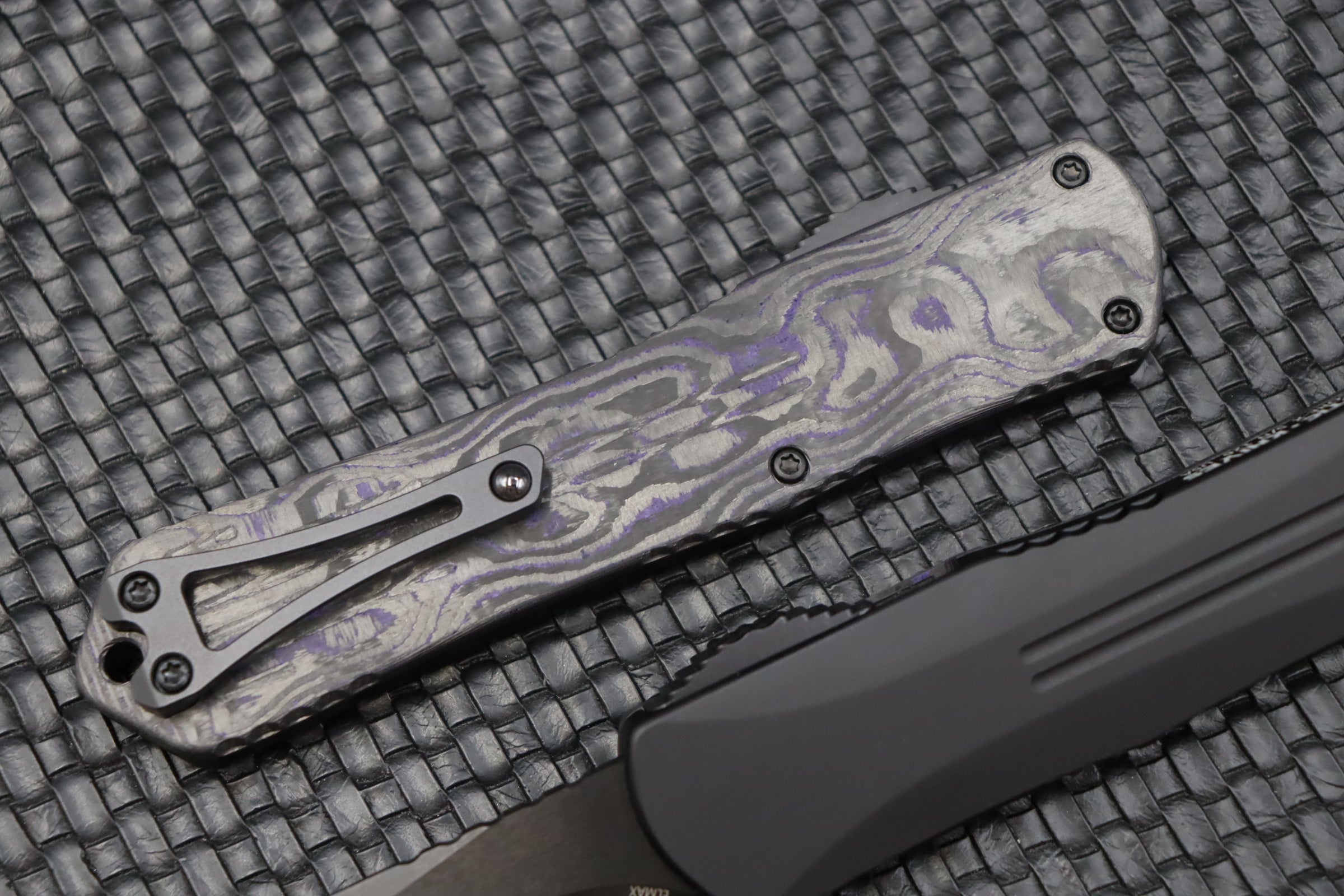 Heretic Knives Manticore X Premium OTF Knife - DLC & Purple Camo Carbon