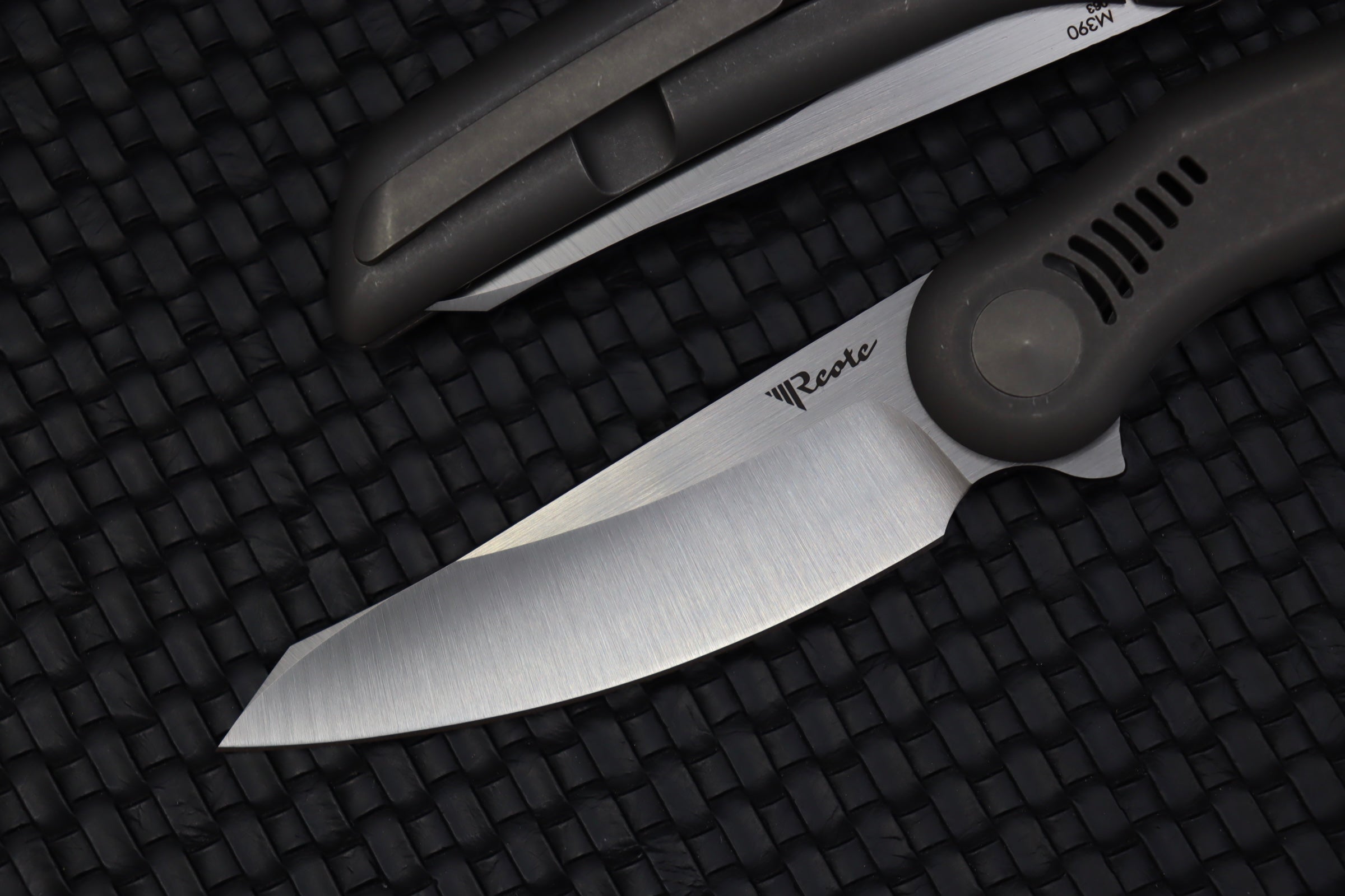 Reate Gents #9 Premium EDC Knife - Dark Beadblast Titanium & M390 Steel