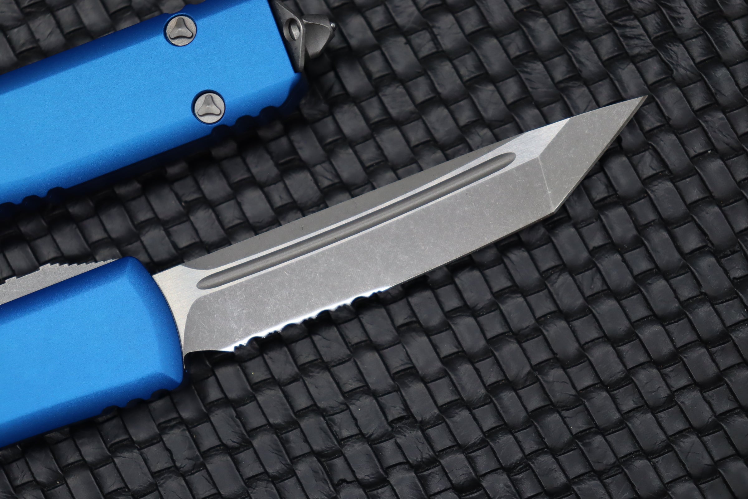 Microtech Ultratech Tanto Apocalyptic Partial Serrated Knife - Premium Blue Finish