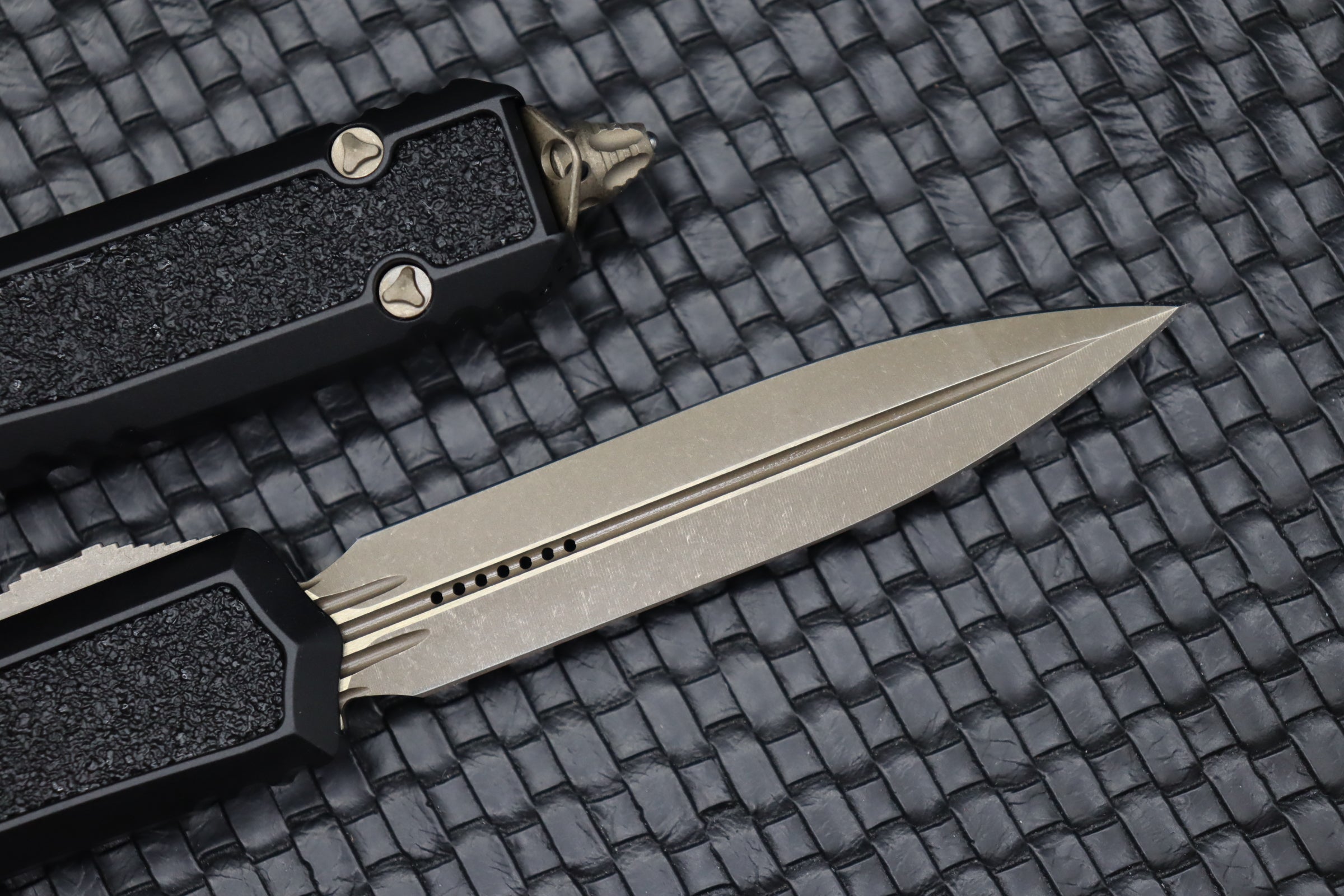 Microtech Makora Bronze Apocalyptic Double Edge Knife - Ultimate Tactical Tool