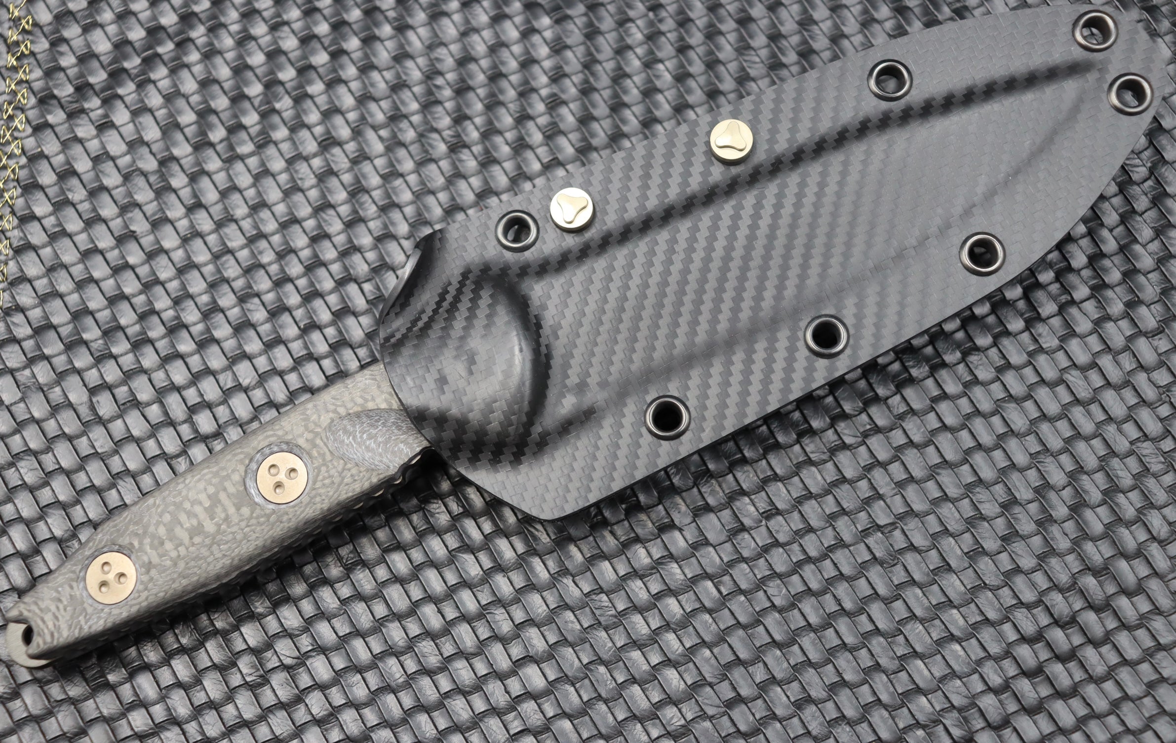 Microtech Socom Alpha Ultimate Tactical Knife - DLC & Carbon Fiber