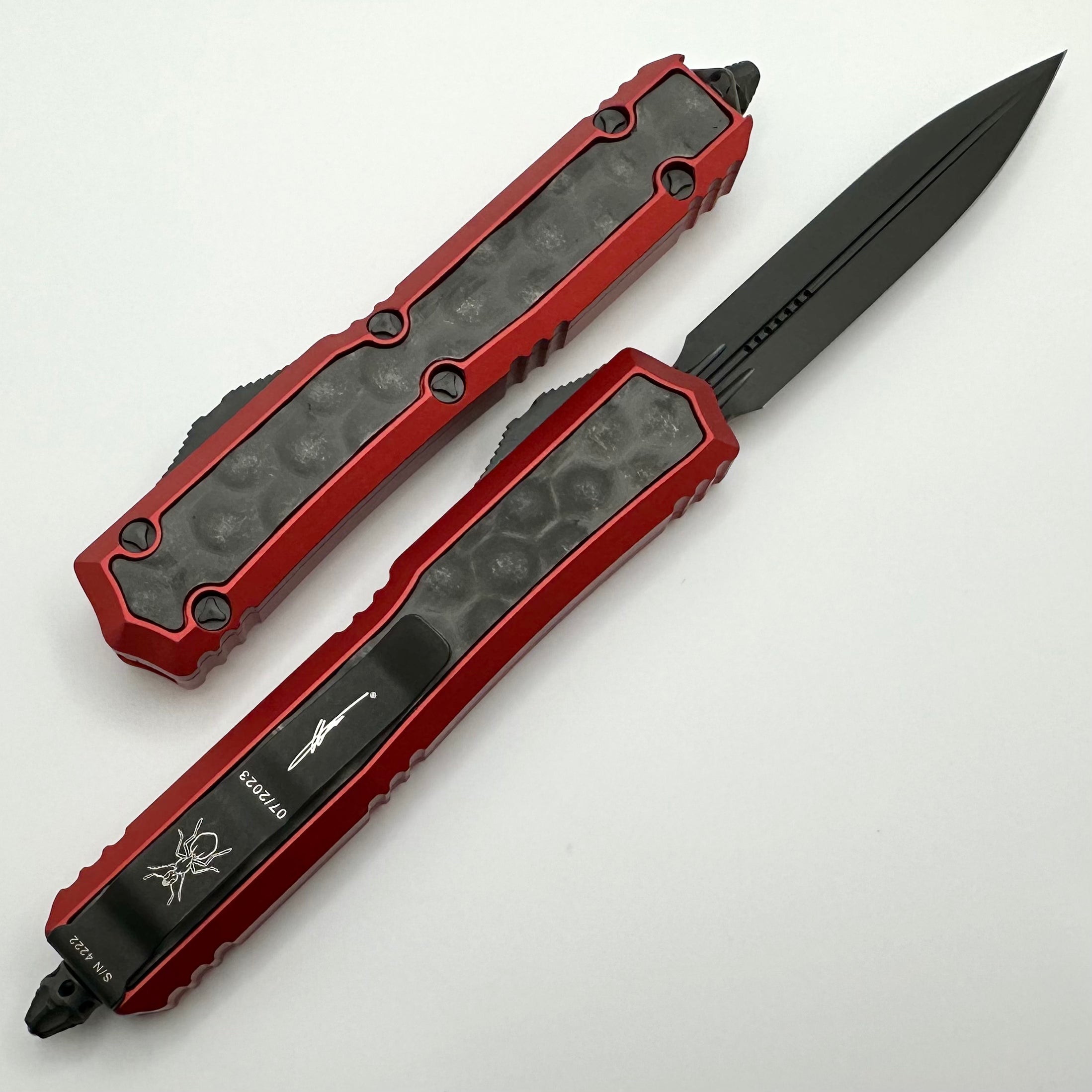 Premium Microtech Makora Red Chassis - DLC Bubble Inlays & Double Edge Signature Series 206-1DLCTRDBIS