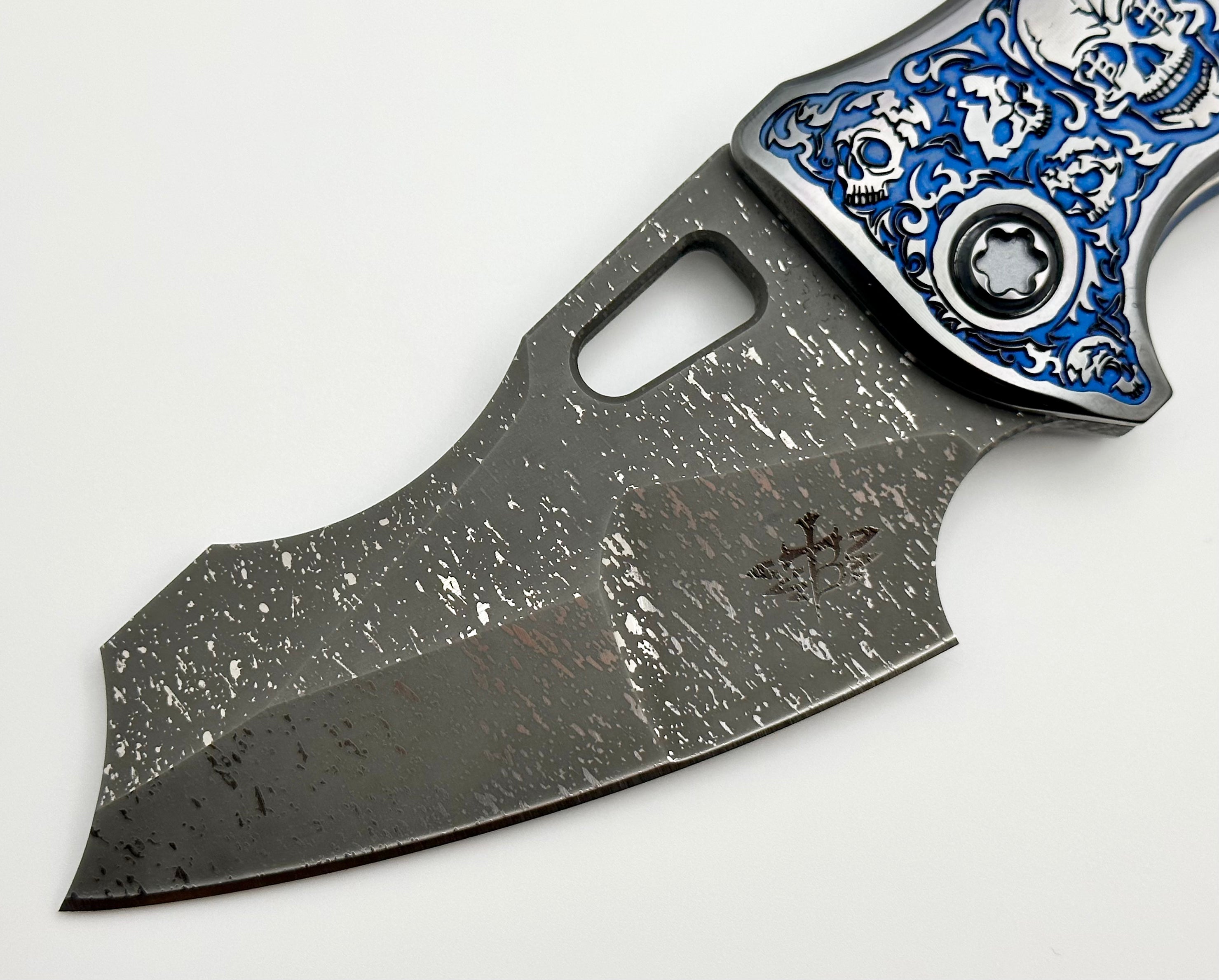 Borka Blades Mike Bond Shylock: Premium Blue/Black Hula Skulls & Guru Compound Grind Knife