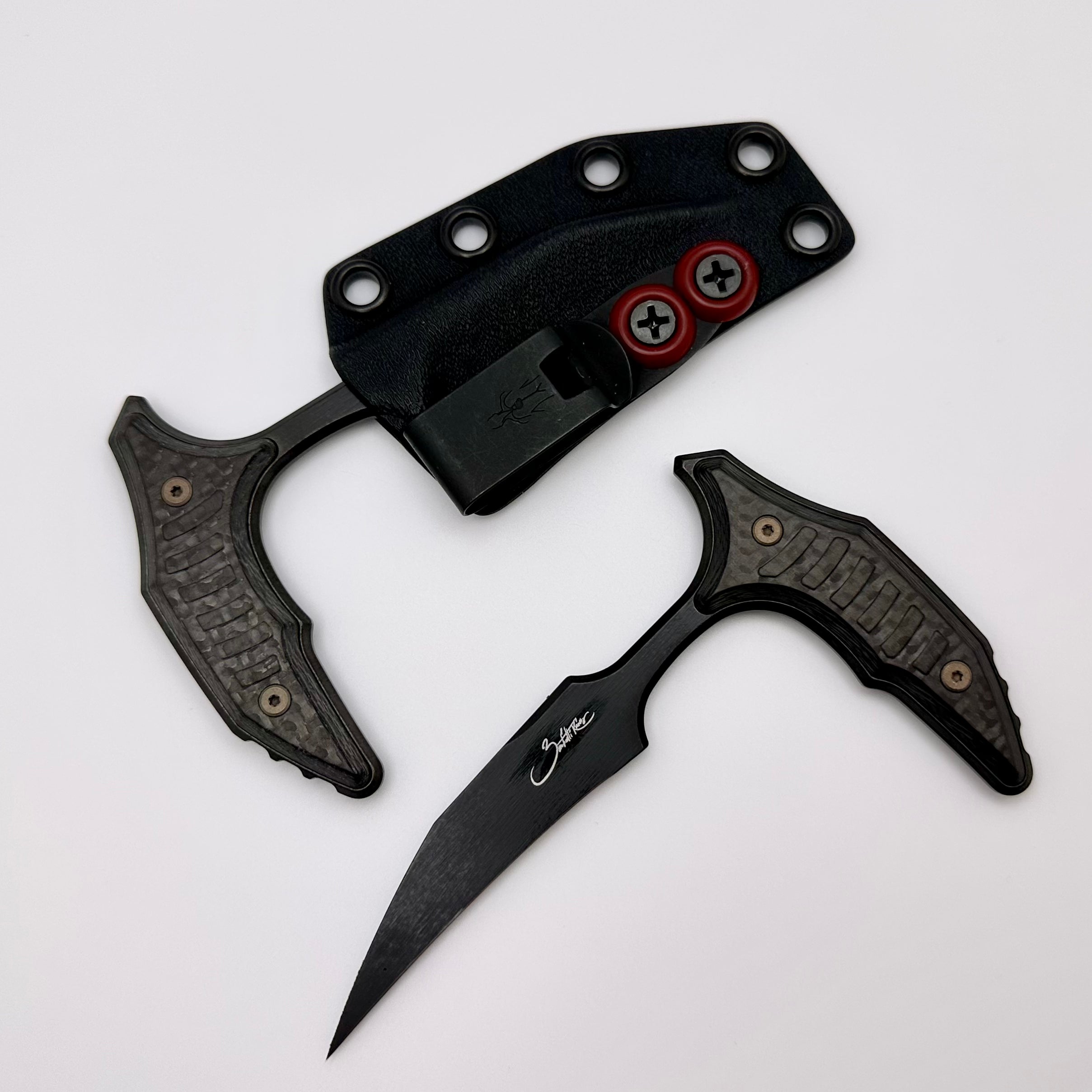 Ultimate Microtech & Bastinelli Bee S/E DLC Carbon Fiber Push Dagger - Bronze Hardware