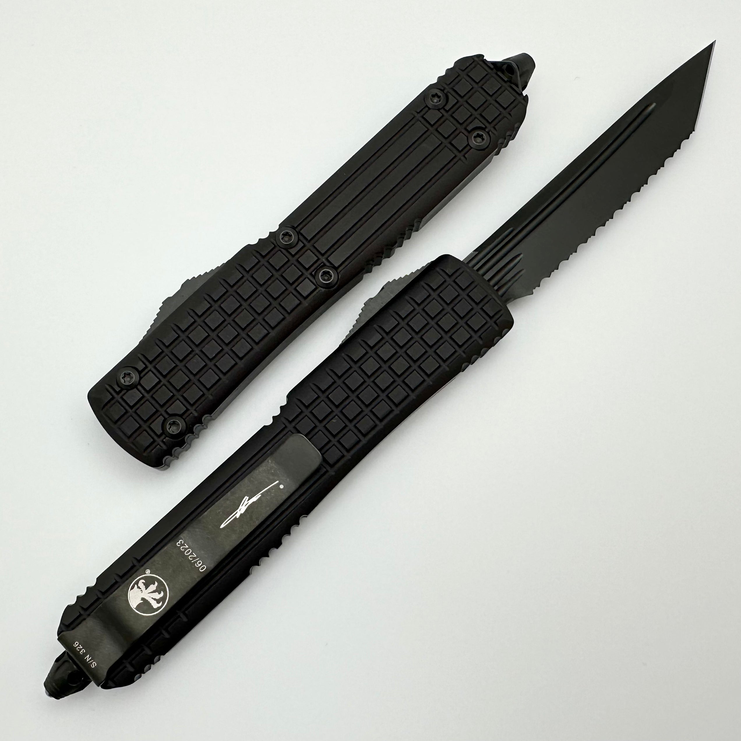 Microtech Ultratech Delta Frag Fluted Tanto Full Serrated DLC - Premium Signature Series