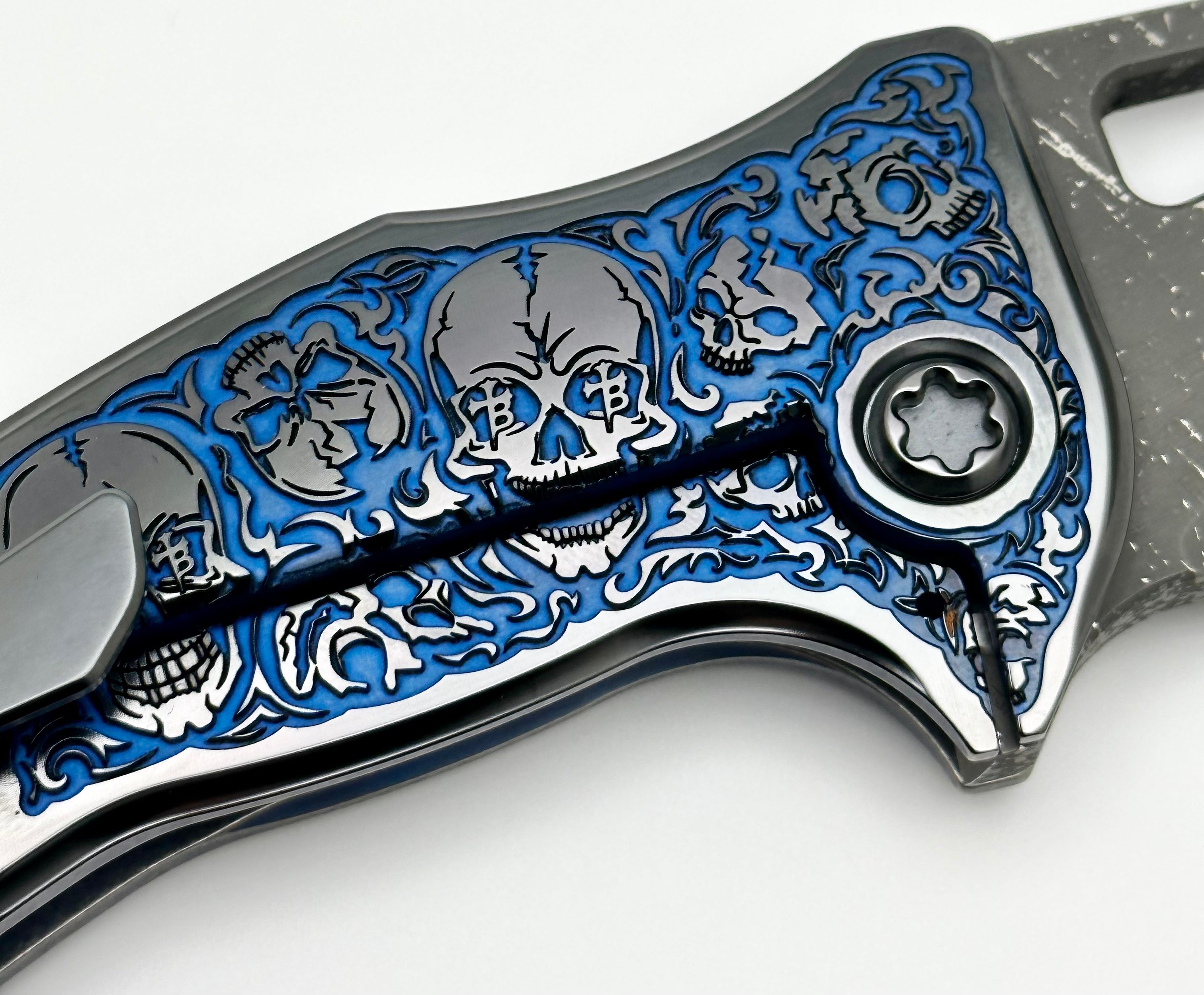 Borka Blades Mike Bond Shylock: Premium Blue/Black Hula Skulls & Guru Compound Grind Knife