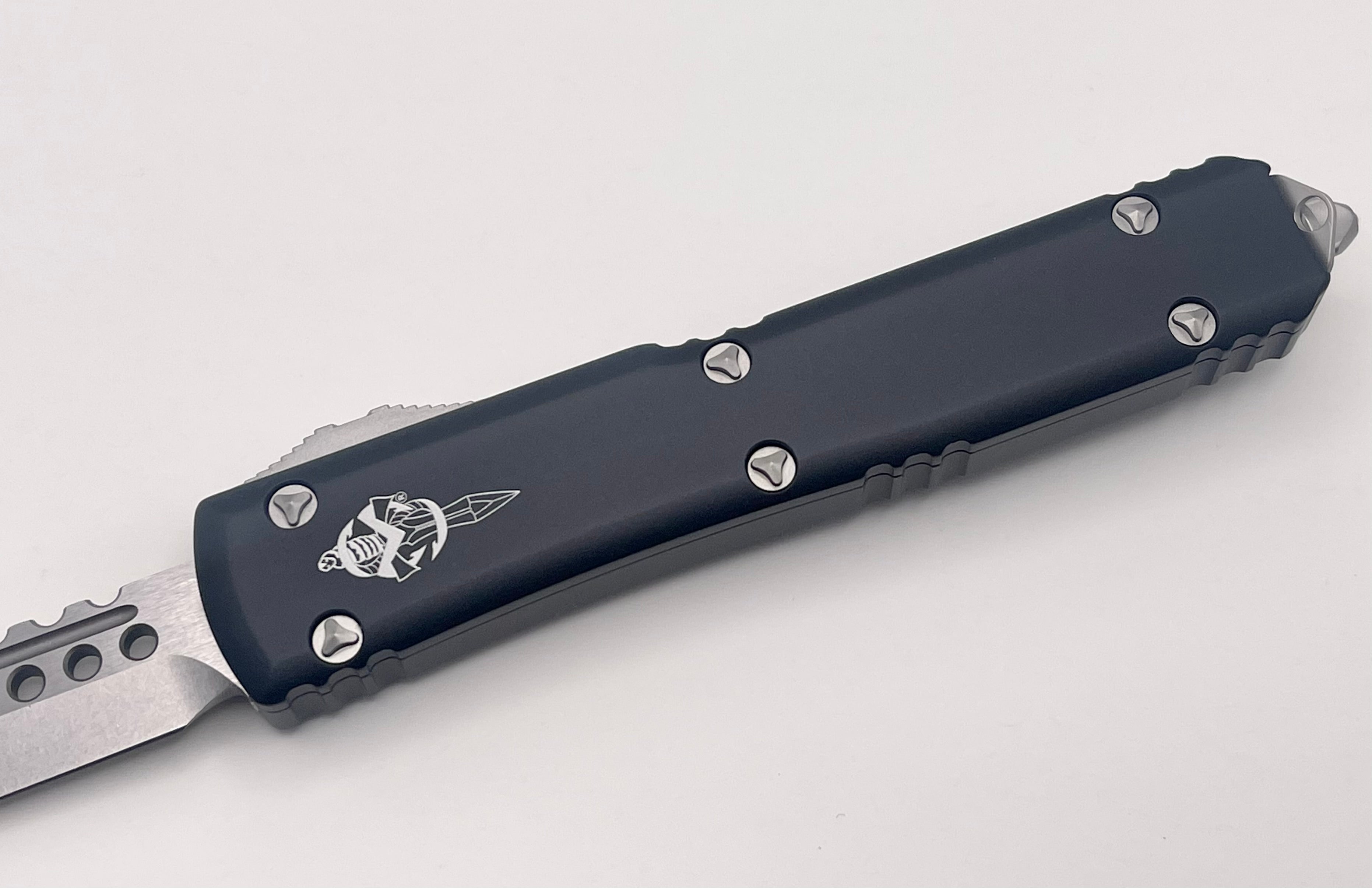 Premium Pre-Owned Microtech Ultratech Hellhound Stonewash Knife - Ultimate Tactical Tool