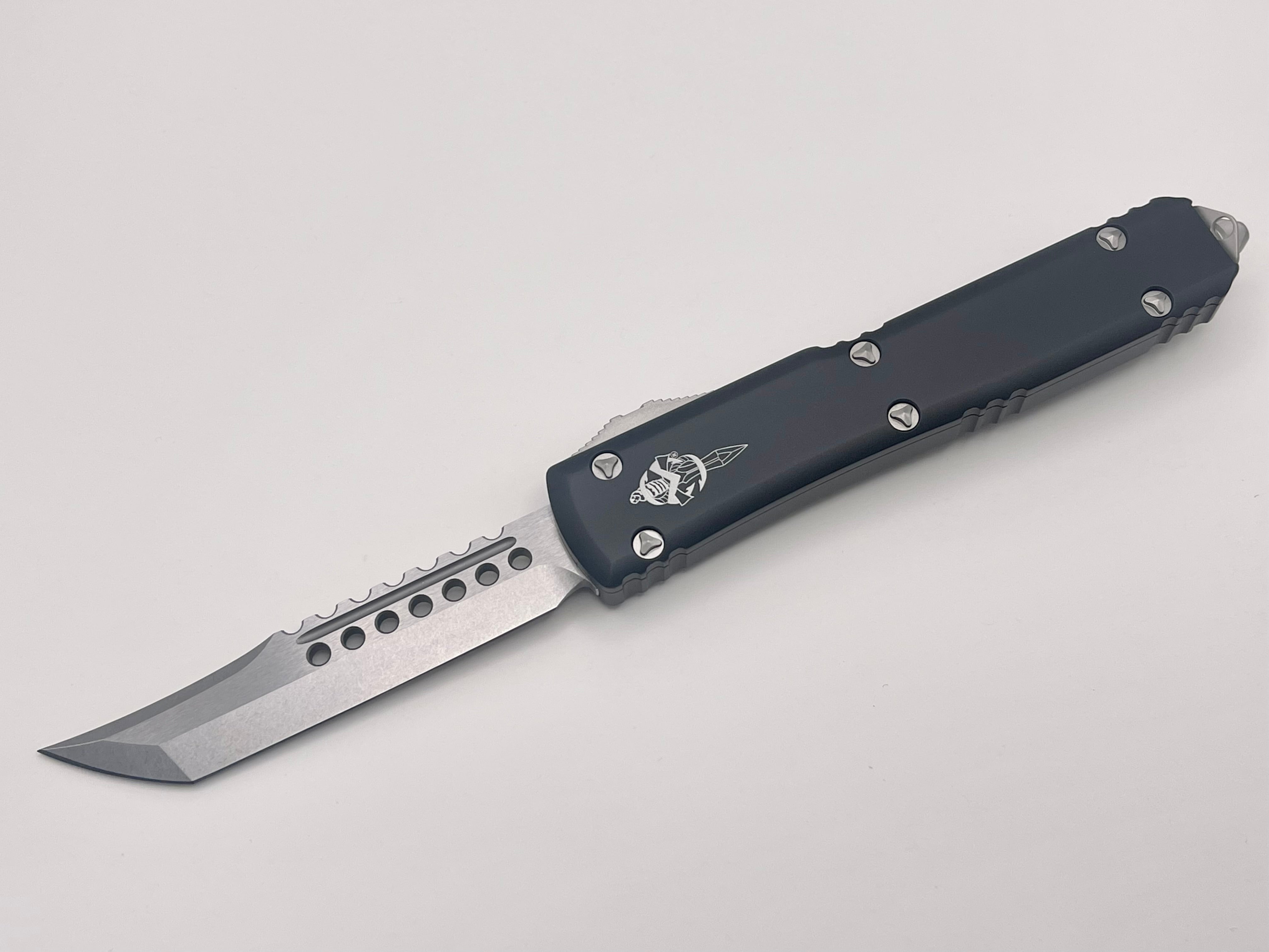 Premium Pre-Owned Microtech Ultratech Hellhound Stonewash Knife - Ultimate Tactical Tool