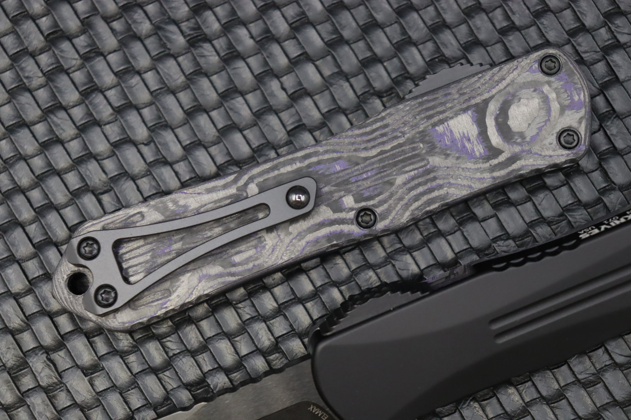 Heretic Knives Manticore E Bowie - Premium DLC & Purple Camo Carbon OTF Knife