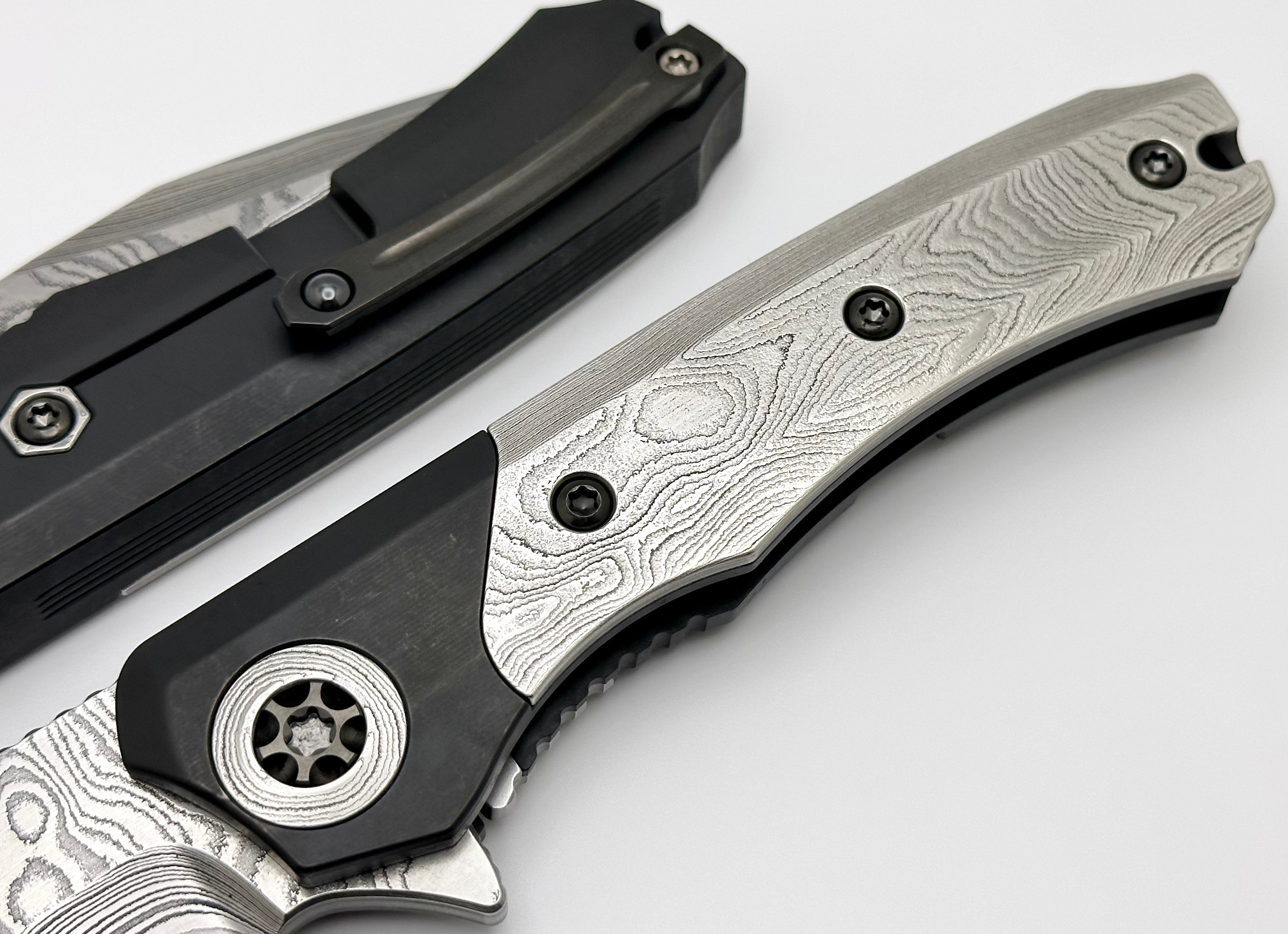 Ultimate Heretic Knives Wraith V3: Premium DLC Titanium Handle with Vegas Forge Wood Grain San Mai Damascus Tanto Blade