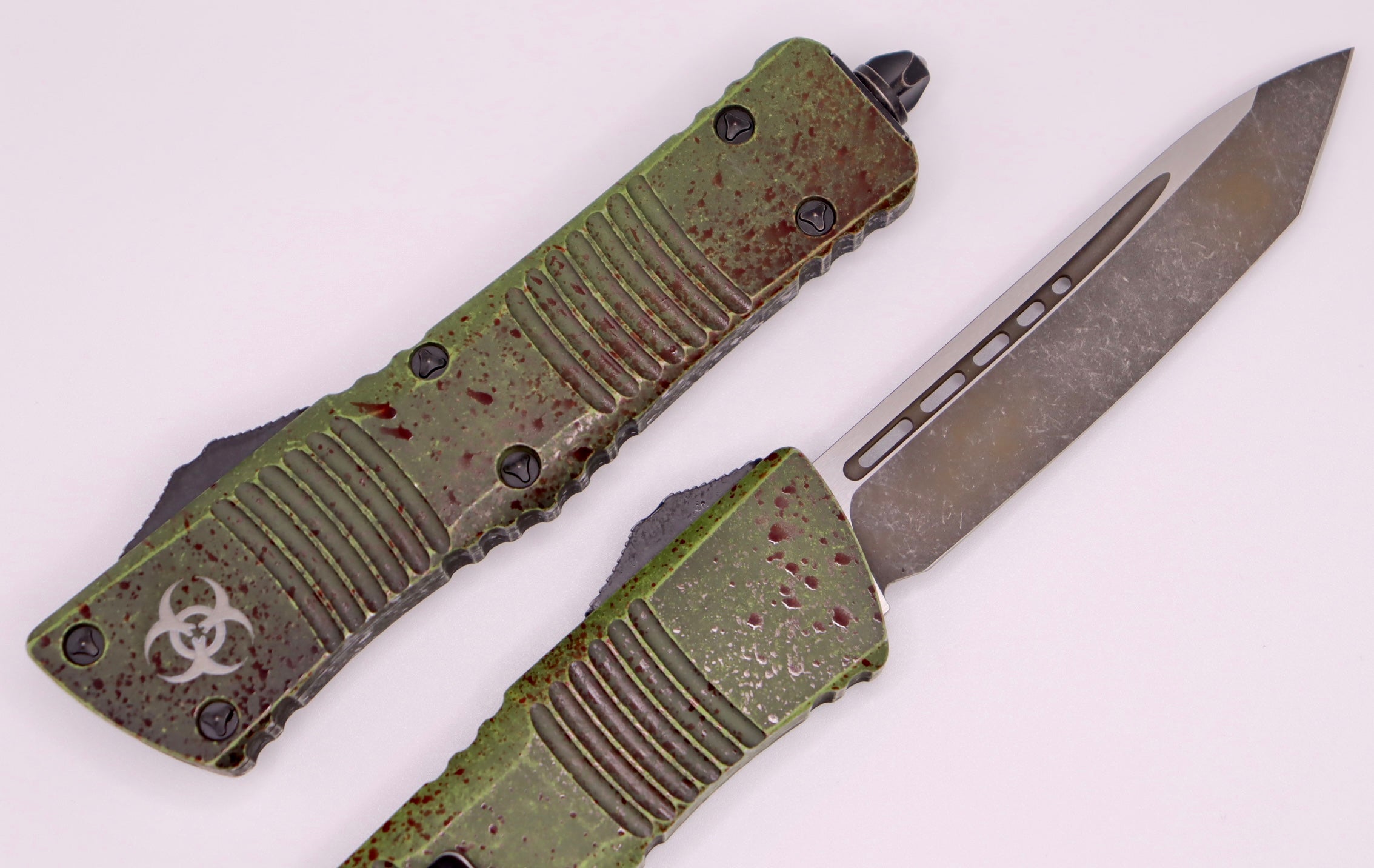 Premium Microtech Combat Troodon Tanto T/E Outbreak Deep Engraved - Ultimate Tactical Knife