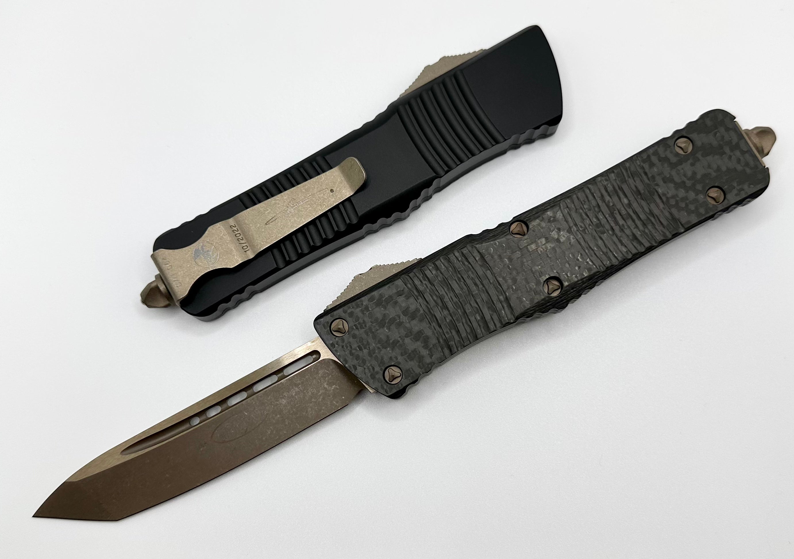 Microtech Combat Troodon Tanto T/E - Ultimate Tactical OTF Knife with Apocalyptic Bronze & Carbon Fiber Finish