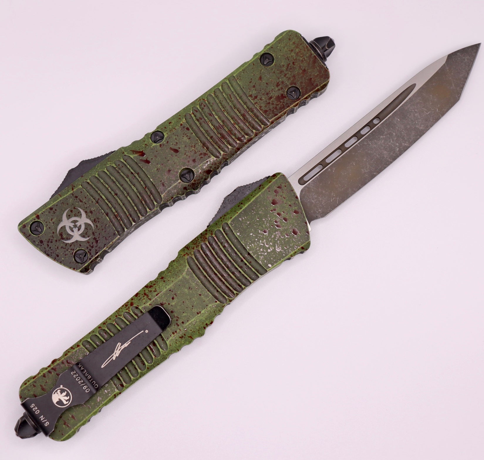Premium Microtech Combat Troodon Tanto T/E Outbreak Deep Engraved - Ultimate Tactical Knife