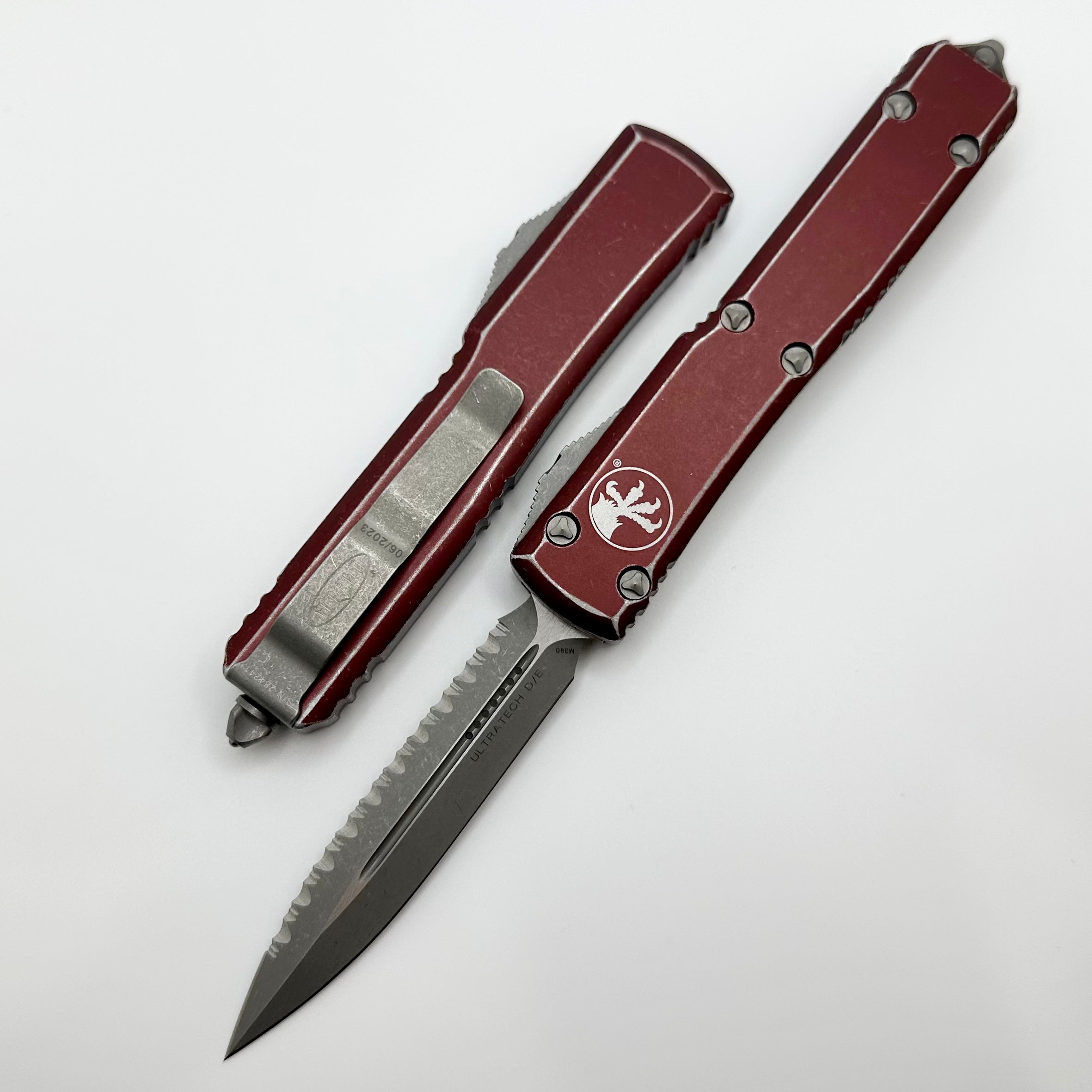 Microtech Ultratech Premium Double Edge Serrated Knife - Apocalyptic Merlot Finish