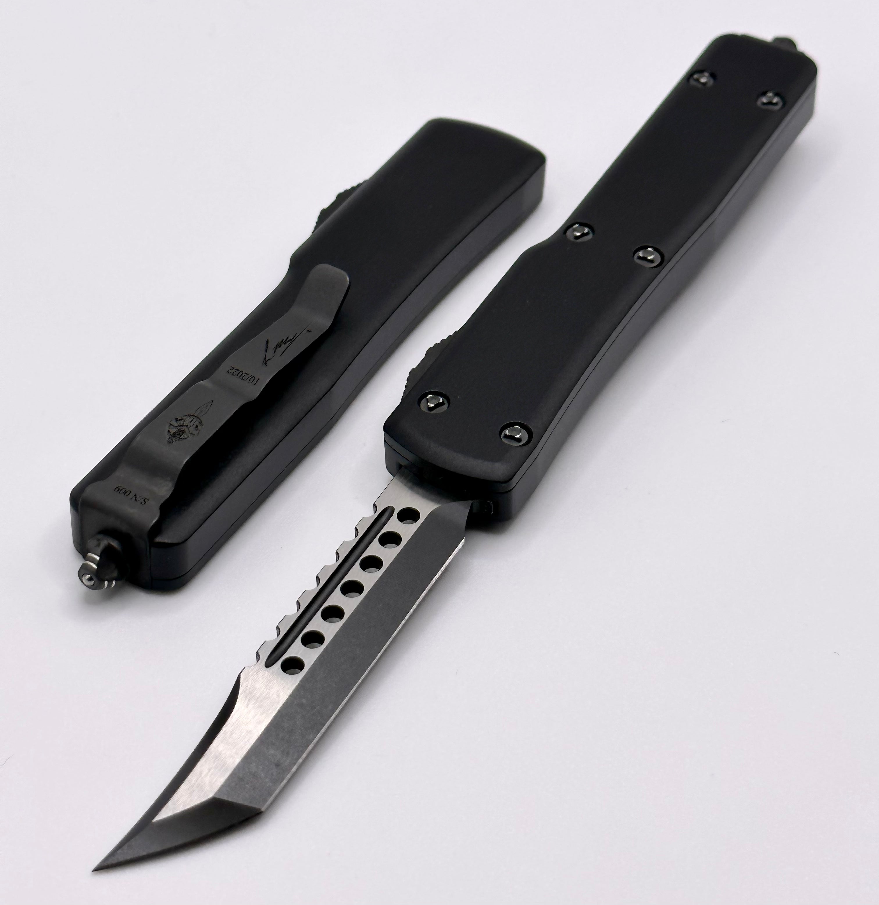 Microtech UTX-70 Hellhound Shadow DLC Two-Tone EDC Knife