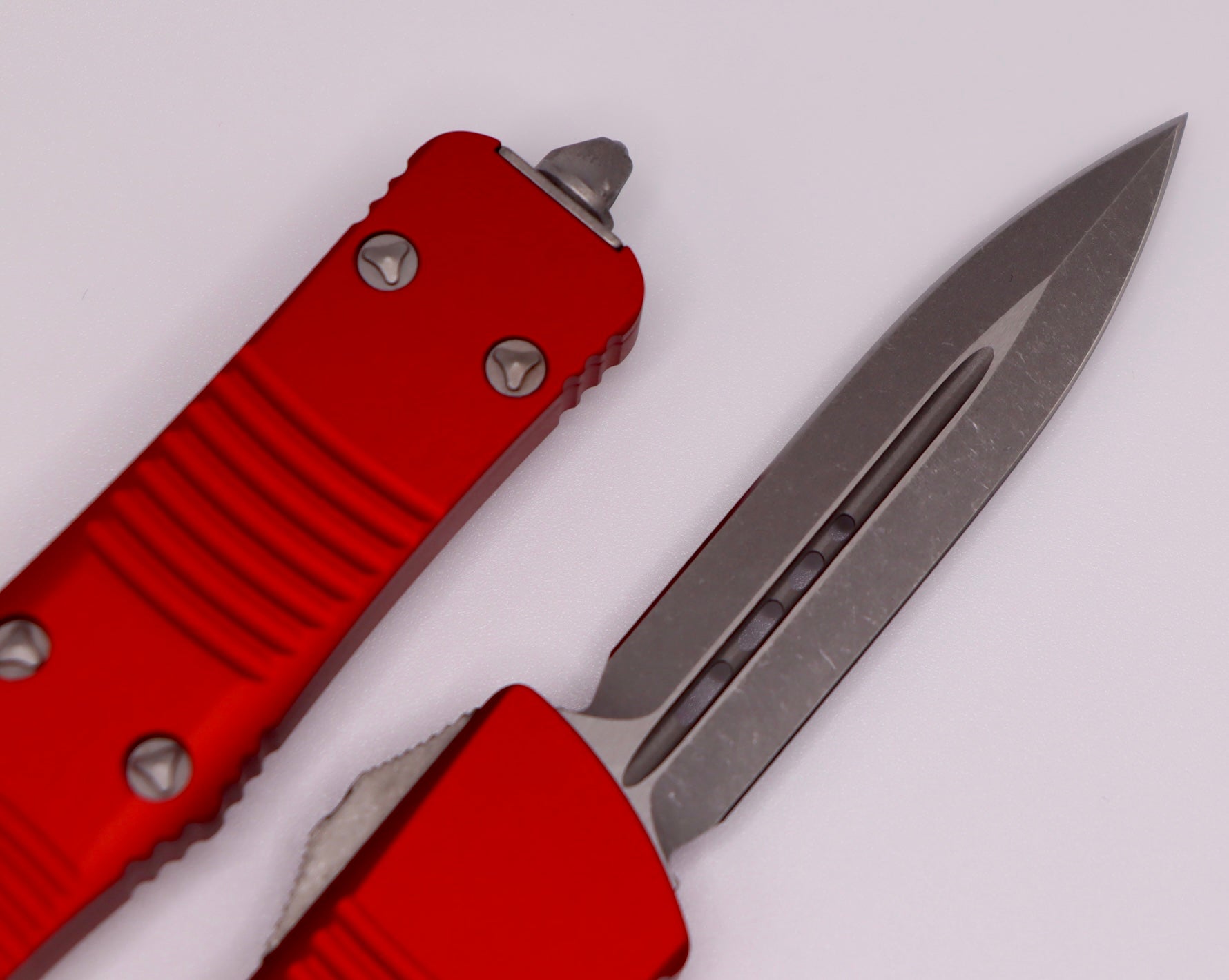 Microtech Troodon Double Edge Apocalyptic Standard & Red - Ultimate Tactical OTF Knife