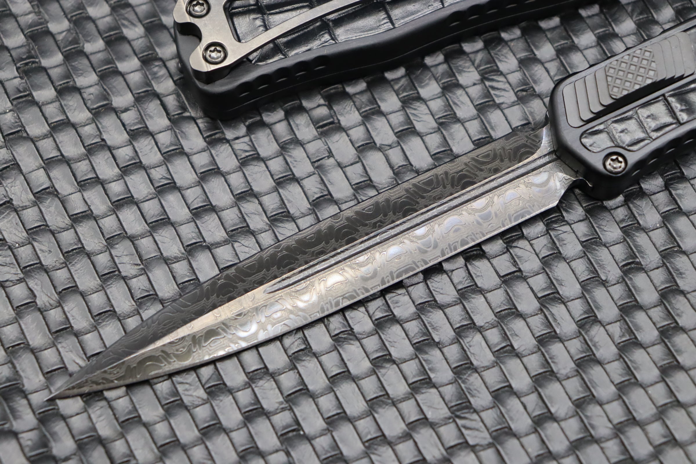 Heretic Knives Cleric II 2 - Premium Vegas Forge Reptilian DLC Damascus & Crocodile Inlays