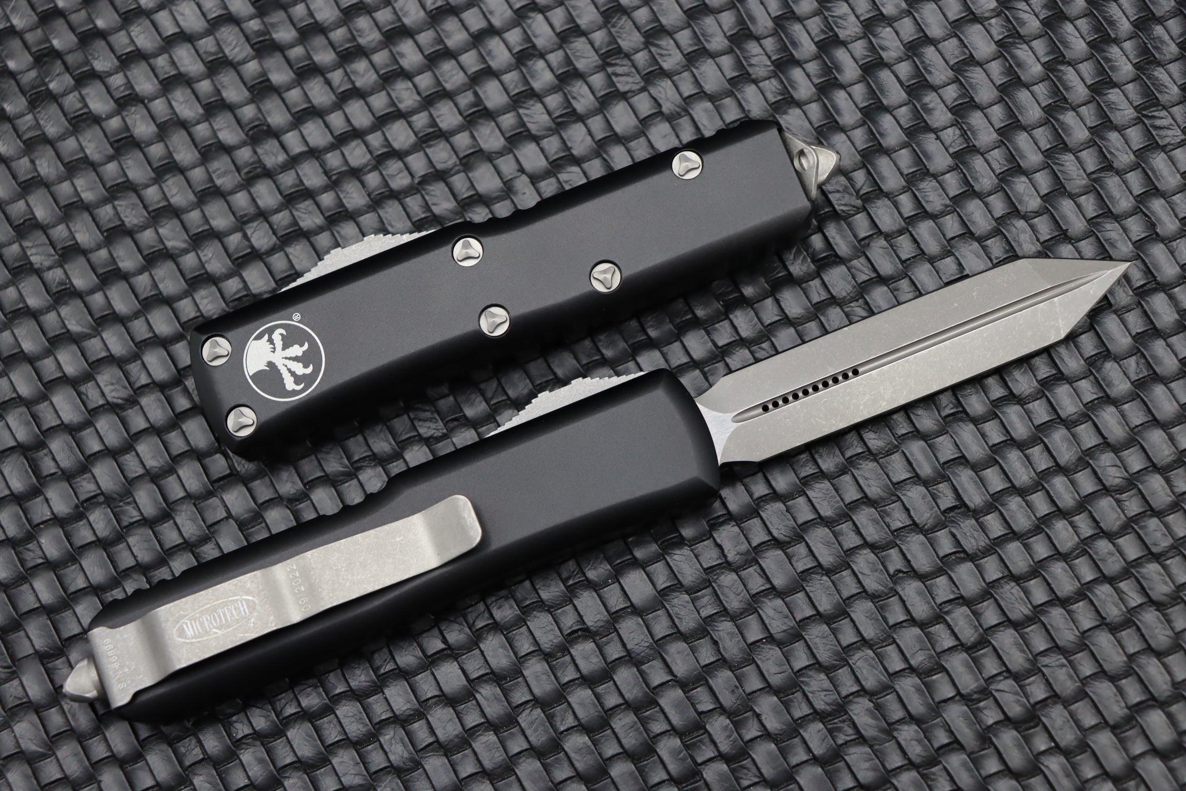 Microtech UTX-85 Spartan Apocalyptic EDC Knife - Premium Black Finish