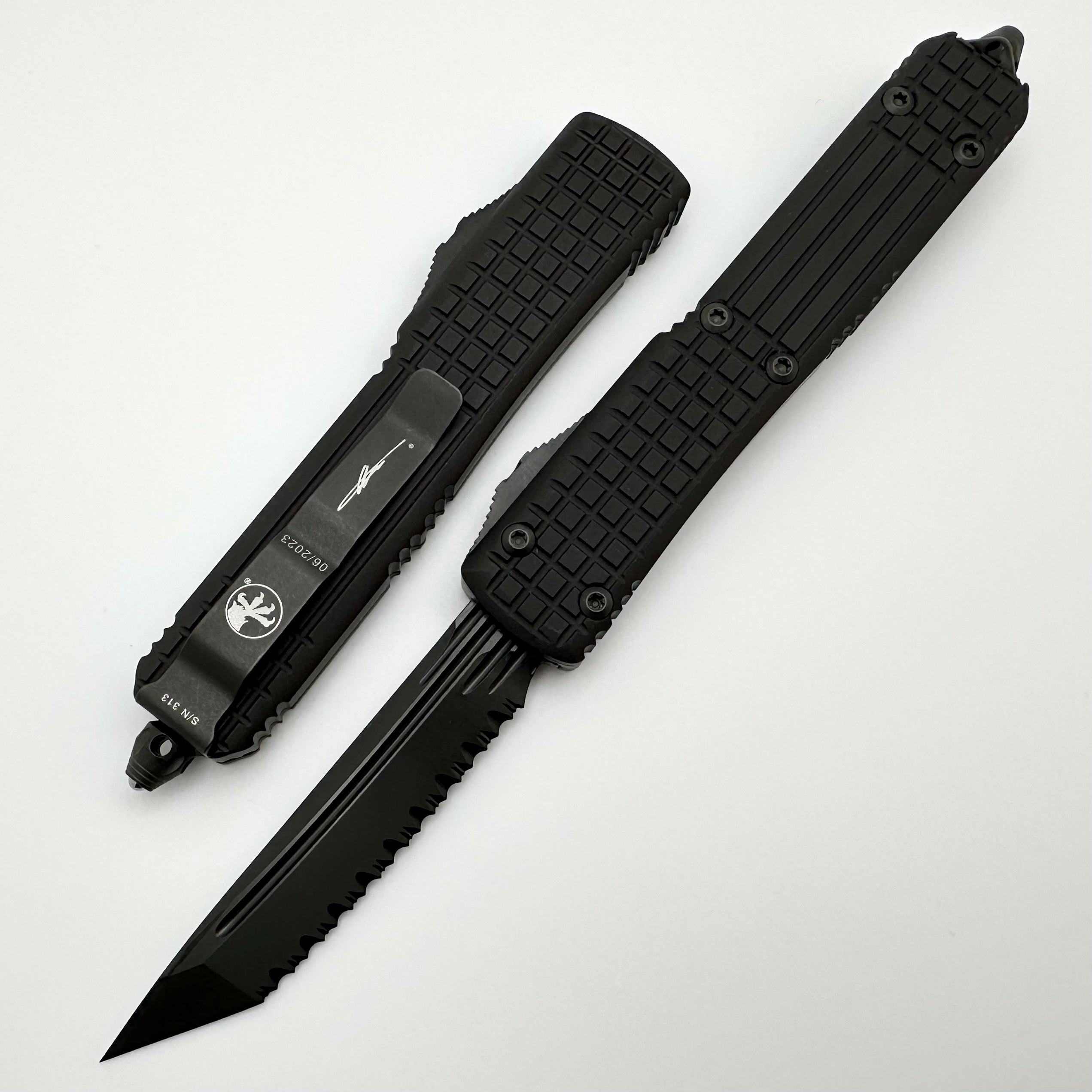 Microtech Ultratech Delta Frag Fluted Tanto Full Serrated DLC - Premium Signature Series