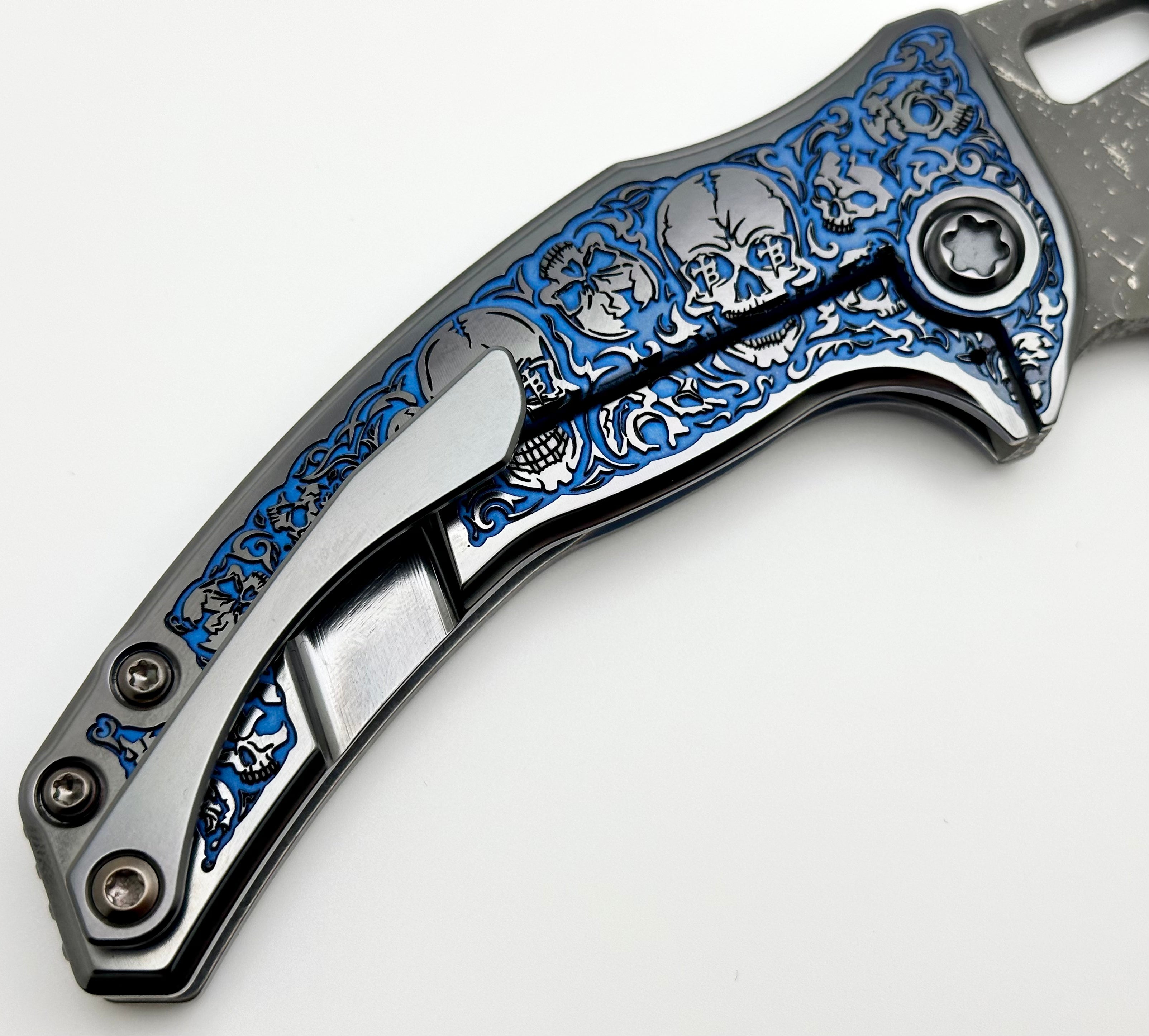 Borka Blades Mike Bond Shylock: Premium Blue/Black Hula Skulls & Guru Compound Grind Knife