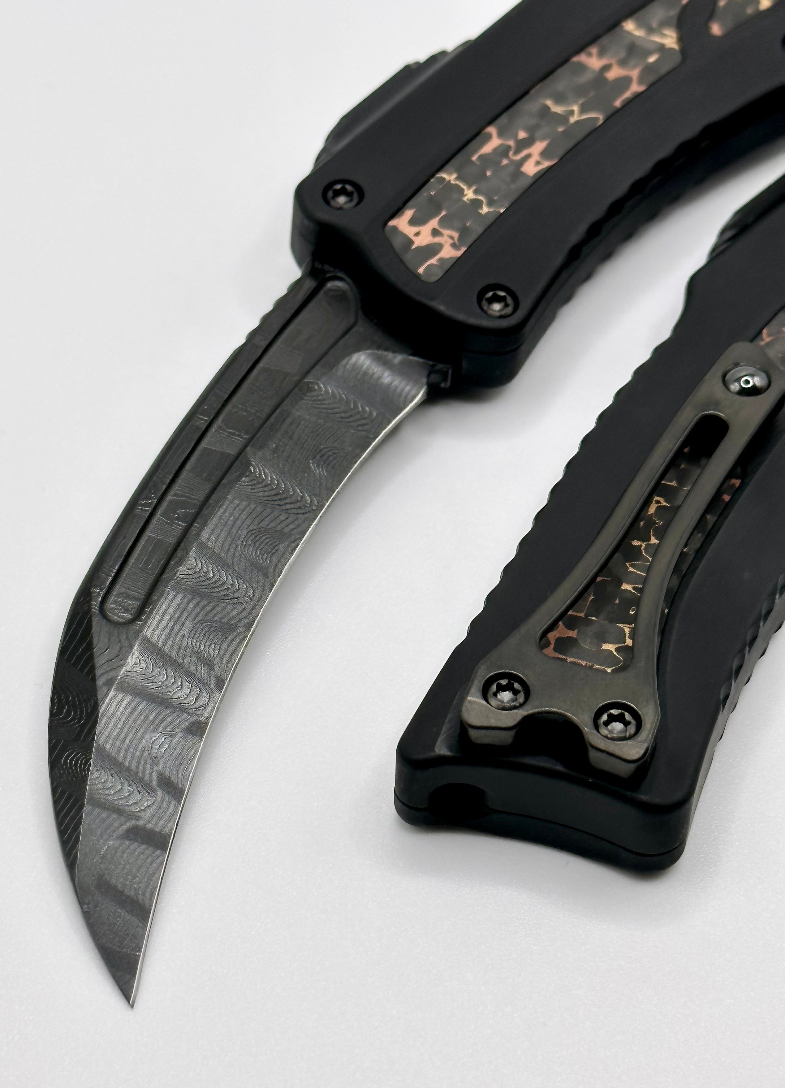 Heretic ROC Vegas Forge Knife - Premium DLC Blade & Fat Carbon Snakeskin Design