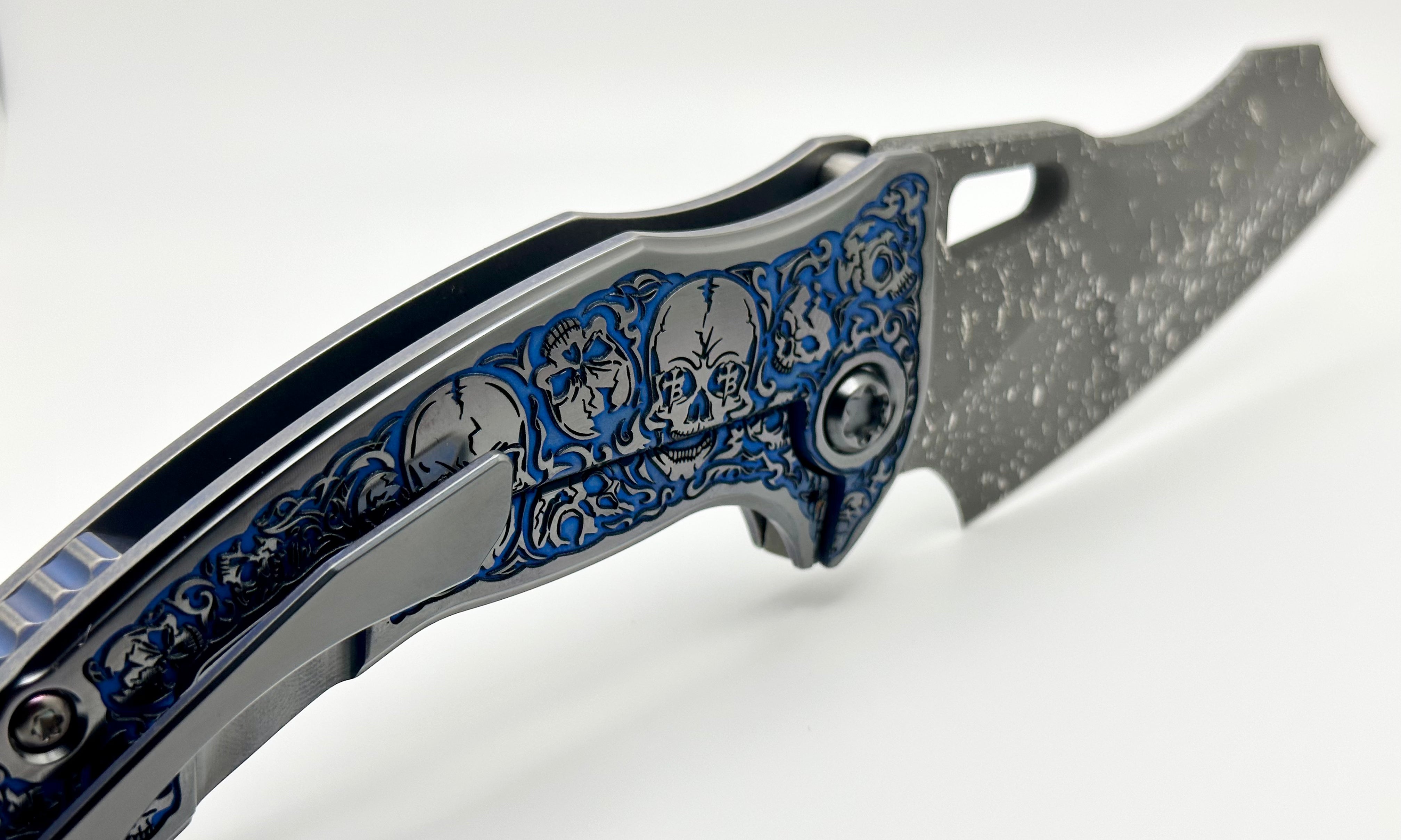 Borka Blades Mike Bond Shylock: Premium Blue/Black Hula Skulls & Guru Compound Grind Knife