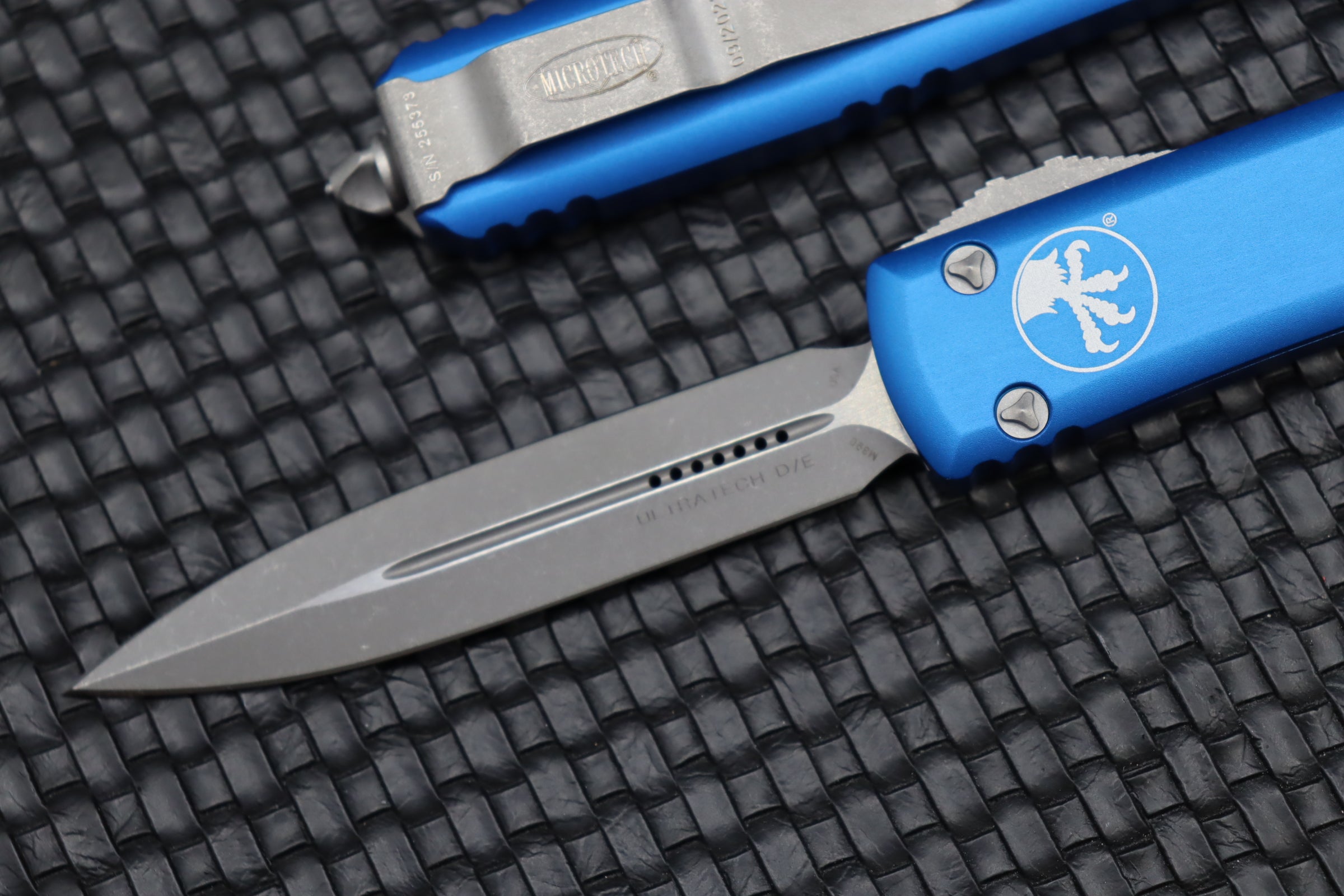 Microtech Ultratech Double Edge Apocalyptic Standard & Blue 122-10APBL - Ultimate Tactical Knife