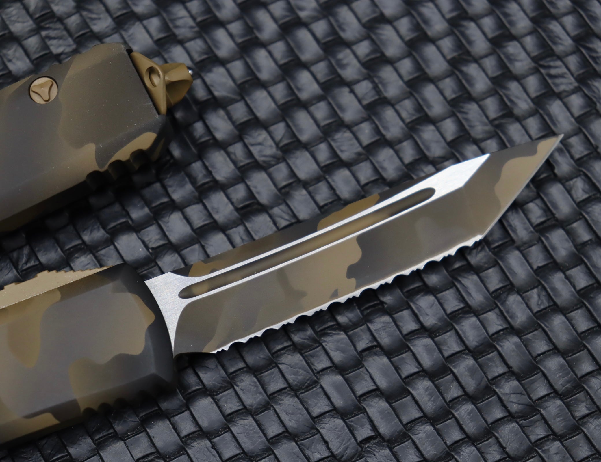 Microtech UTX-85 Tanto T/E Fully Serrated Coyote Camo - Ultimate EDC Knife