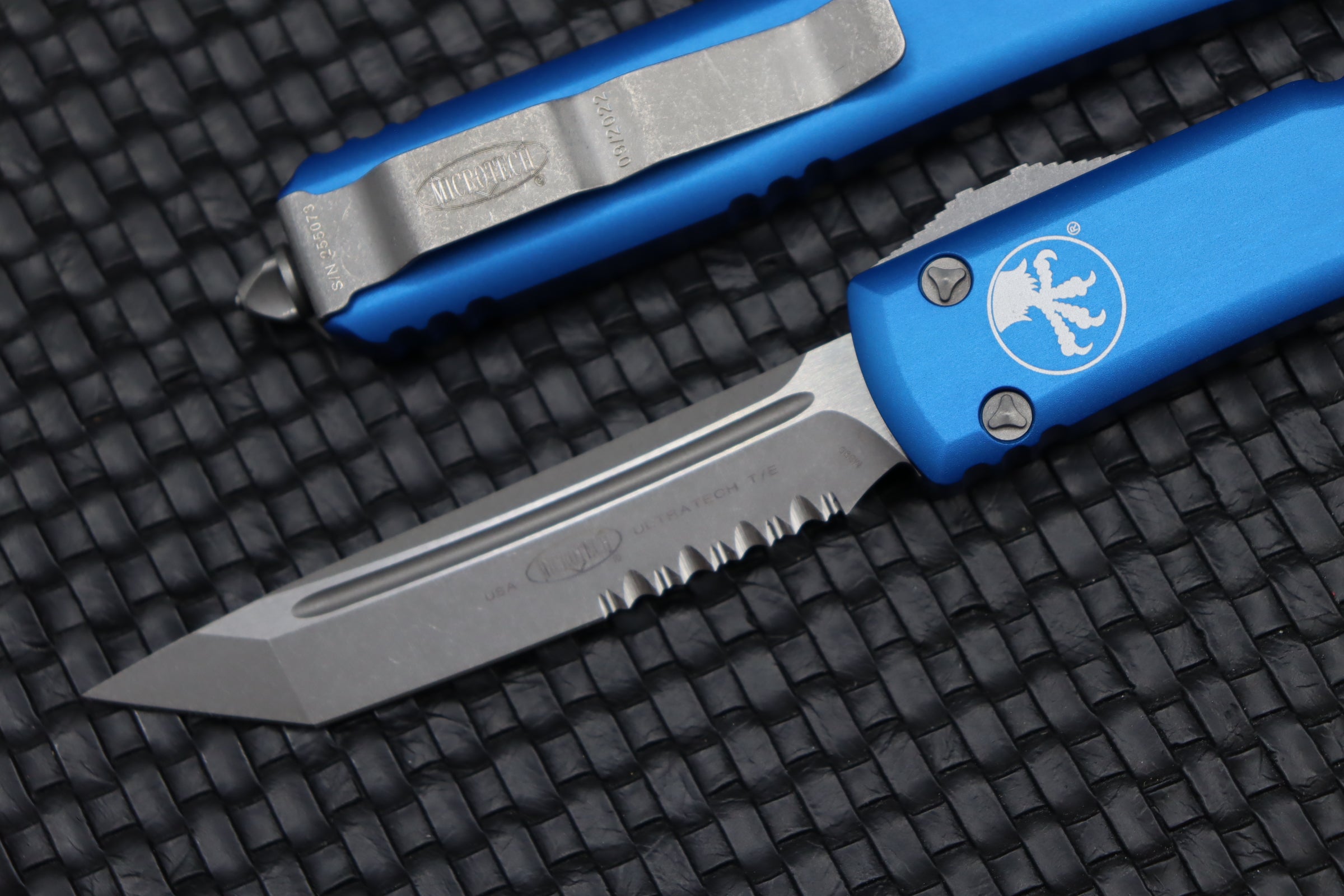 Microtech Ultratech Tanto Apocalyptic Partial Serrated Knife - Premium Blue Finish